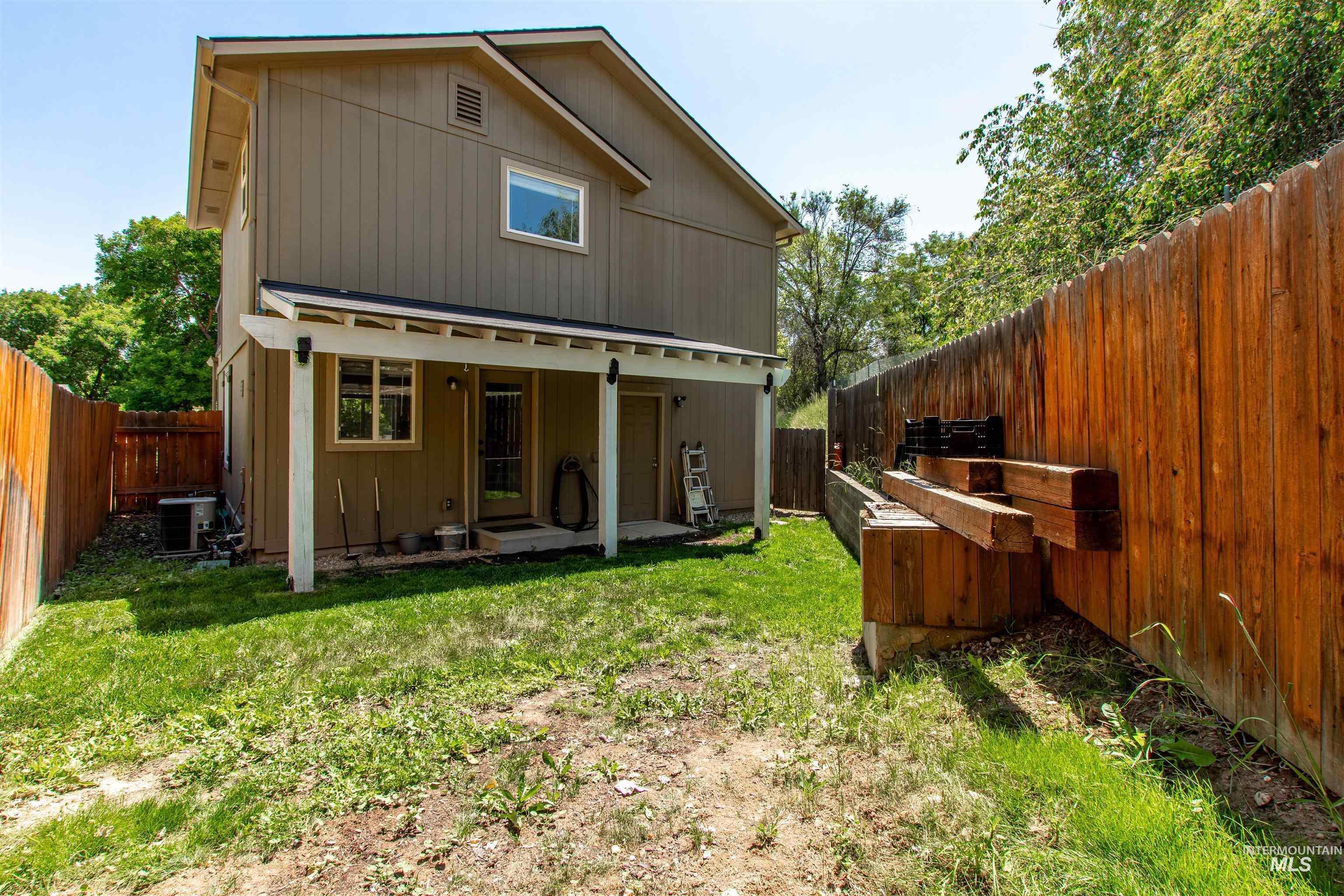 2701 S Gourley St., Boise, Idaho 83705, 2 Bedrooms, 2 Bathrooms, Residential For Sale, Price $349,900, 98960950