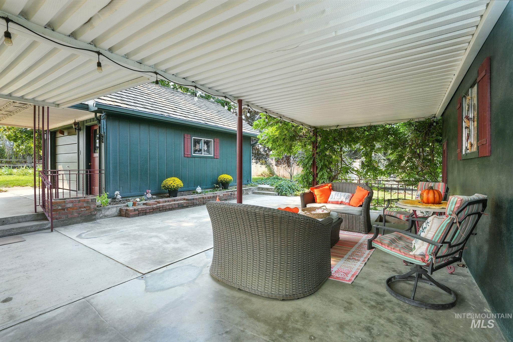 View of patio / terrace with an outdoor living space
