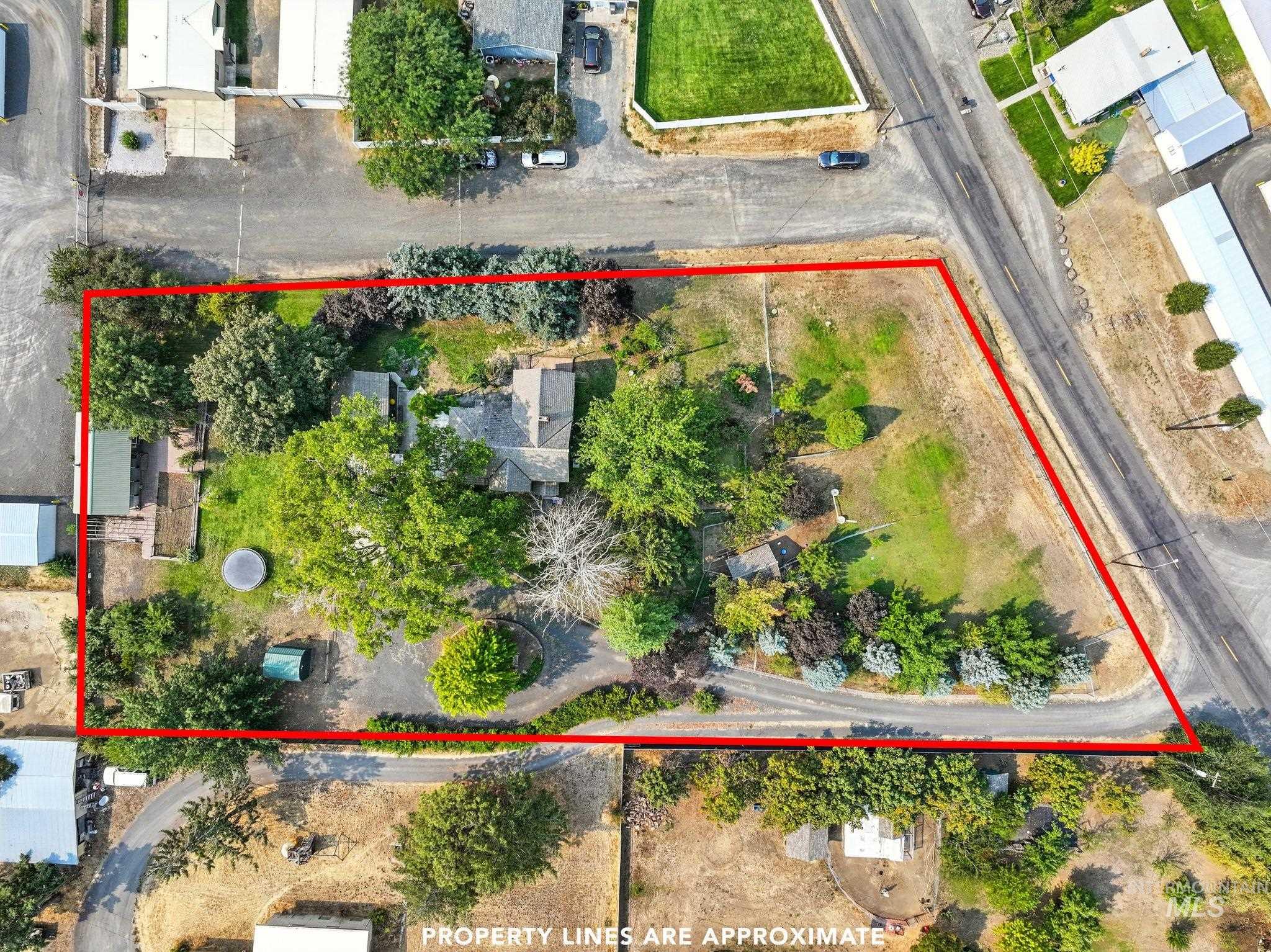 Aerial view of property's location with property boundaries highlighted