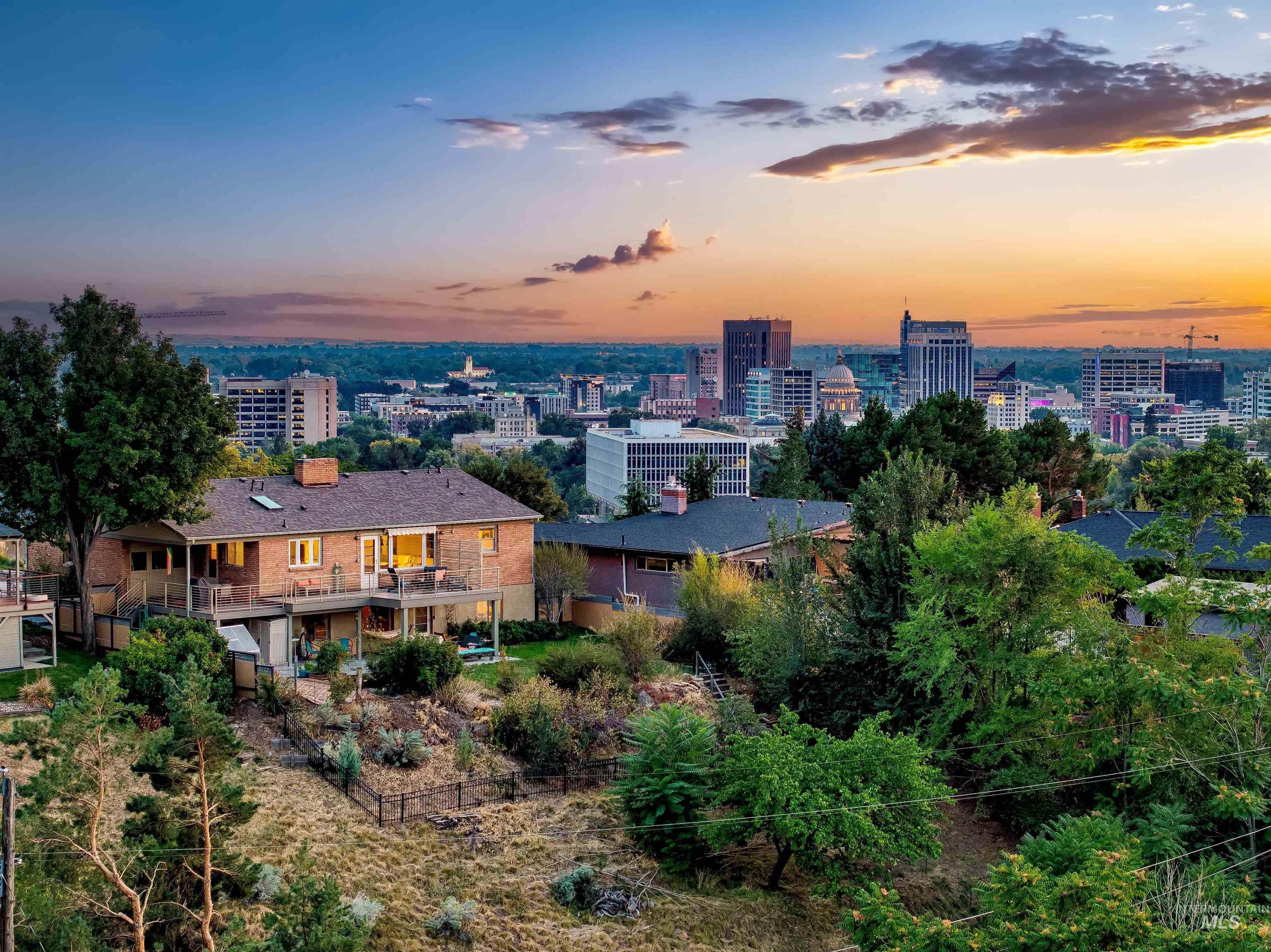 92 W Horizon Dr, Boise, Idaho 83702, 3 Bedrooms, 2 Bathrooms, Residential For Sale, Price $955,900, 98960954