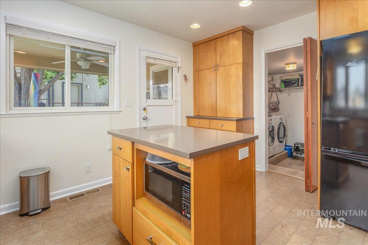 92 W Horizon Dr, Boise, Idaho 83702, 3 Bedrooms, 2 Bathrooms, Residential For Sale, Price $955,900, 98960954