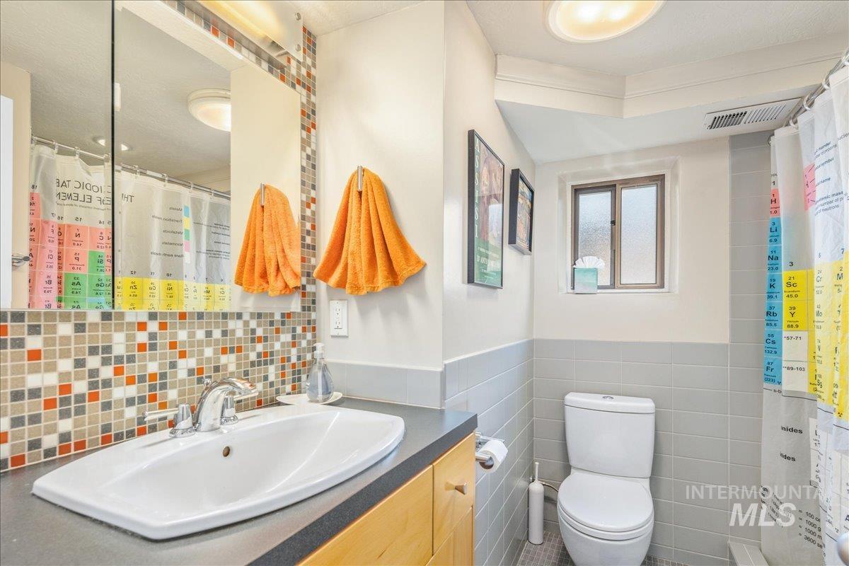 92 W Horizon Dr, Boise, Idaho 83702, 3 Bedrooms, 2 Bathrooms, Residential For Sale, Price $955,900, 98960954