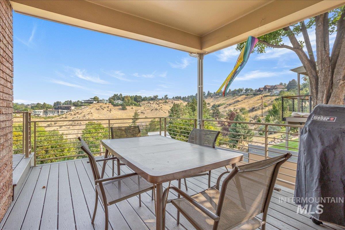 92 W Horizon Dr, Boise, Idaho 83702, 3 Bedrooms, 2 Bathrooms, Residential For Sale, Price $955,900, 98960954