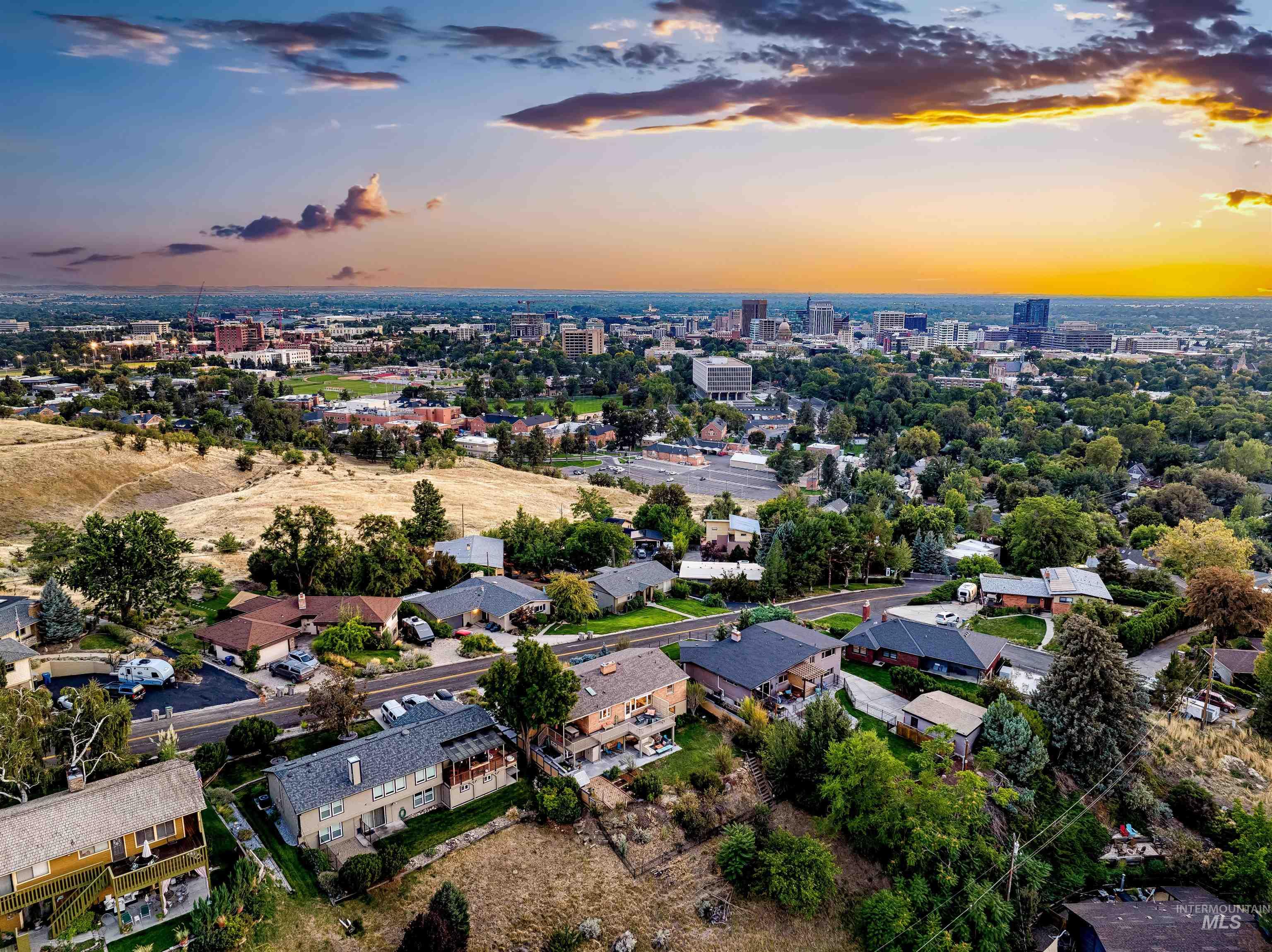 92 W Horizon Dr, Boise, Idaho 83702, 3 Bedrooms, 2 Bathrooms, Residential For Sale, Price $955,900, 98960954