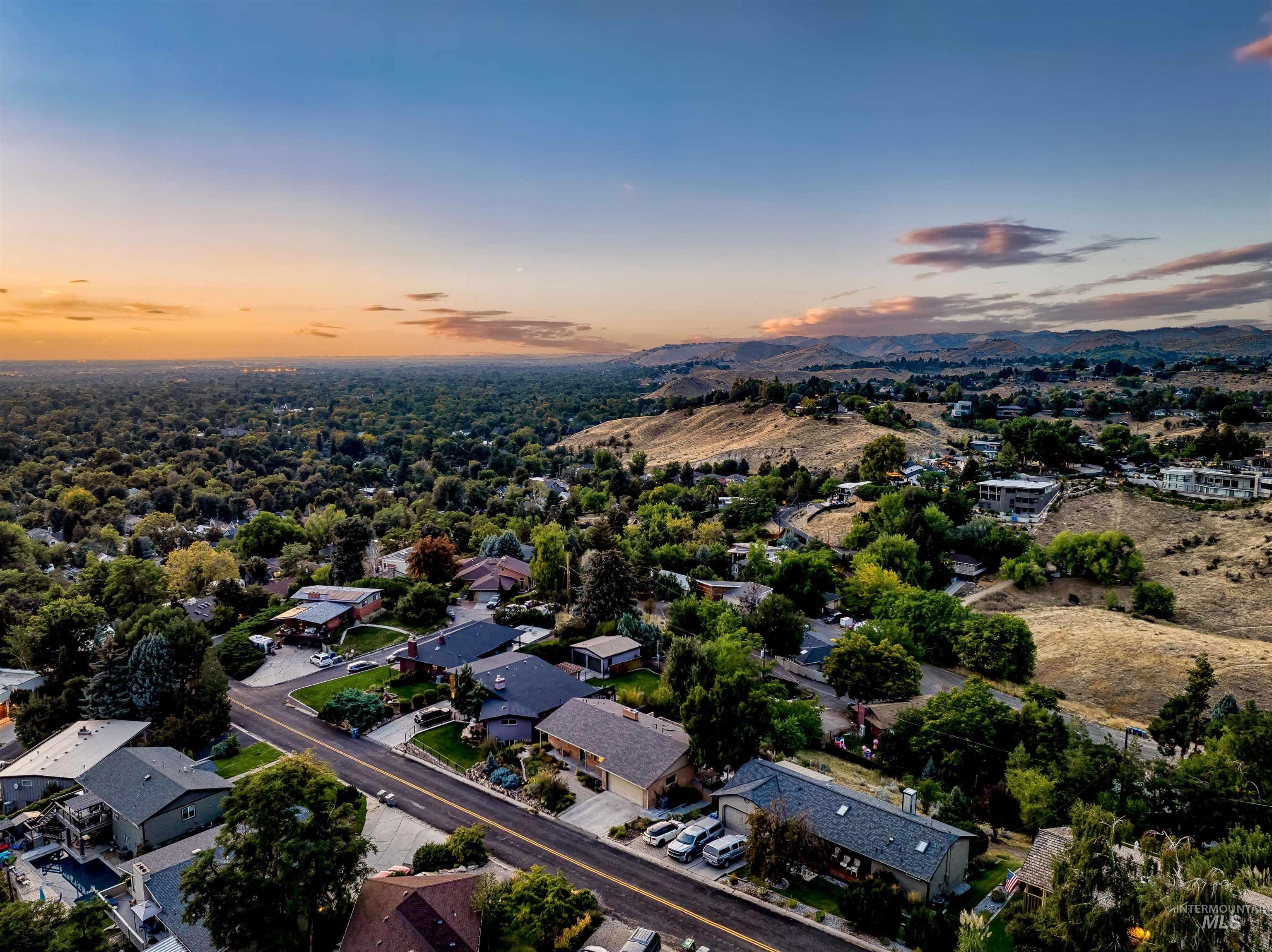 92 W Horizon Dr, Boise, Idaho 83702, 3 Bedrooms, 2 Bathrooms, Residential For Sale, Price $955,900, 98960954