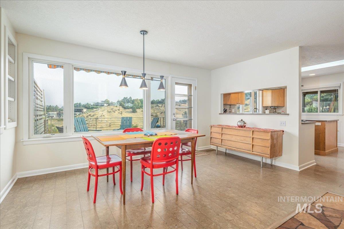 92 W Horizon Dr, Boise, Idaho 83702, 3 Bedrooms, 2 Bathrooms, Residential For Sale, Price $955,900, 98960954