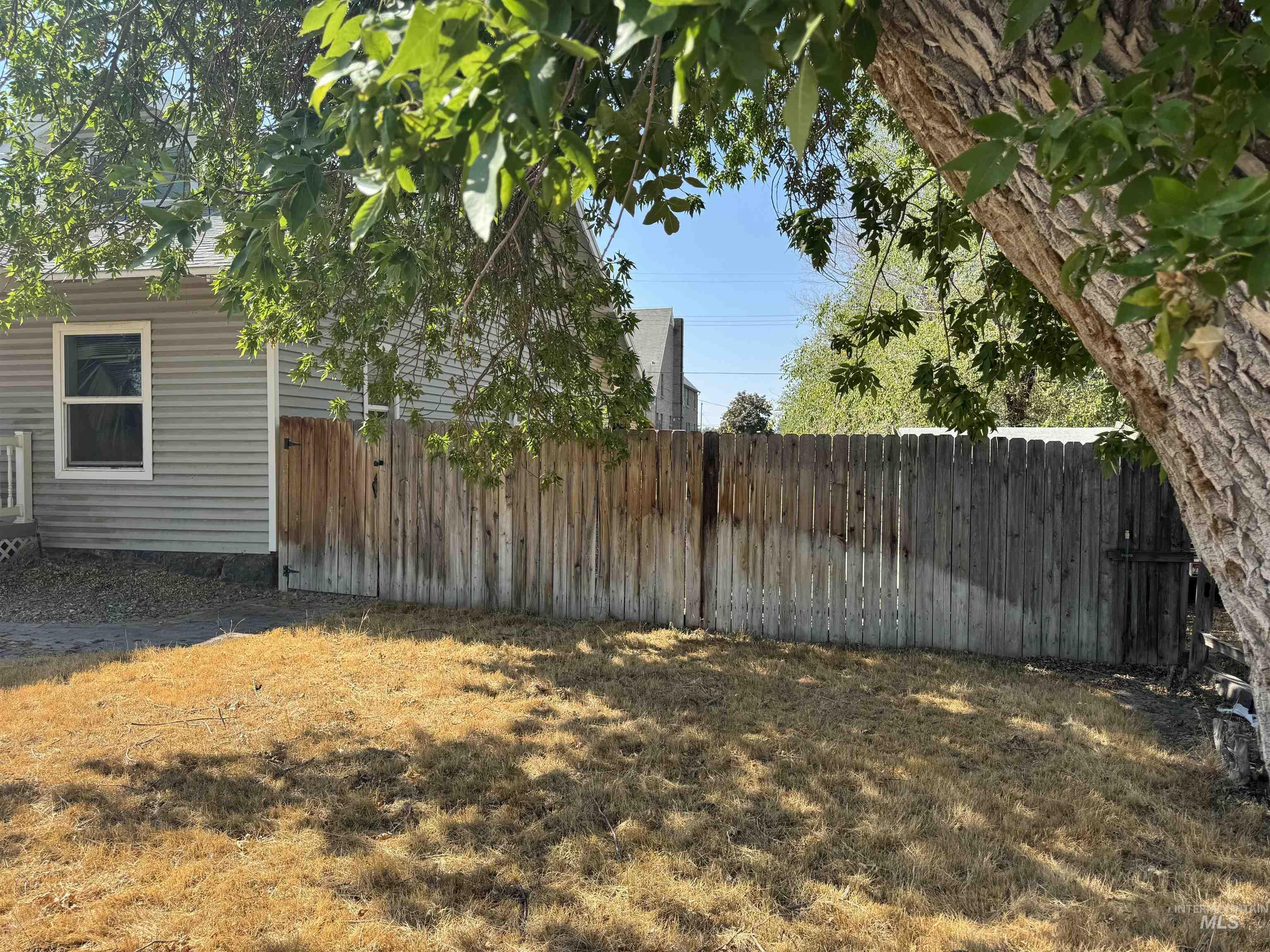 405 8th Avenue N, Buhl, Idaho 83316, 5 Bedrooms, 2 Bathrooms, Residential For Sale, Price $293,000, 98960958