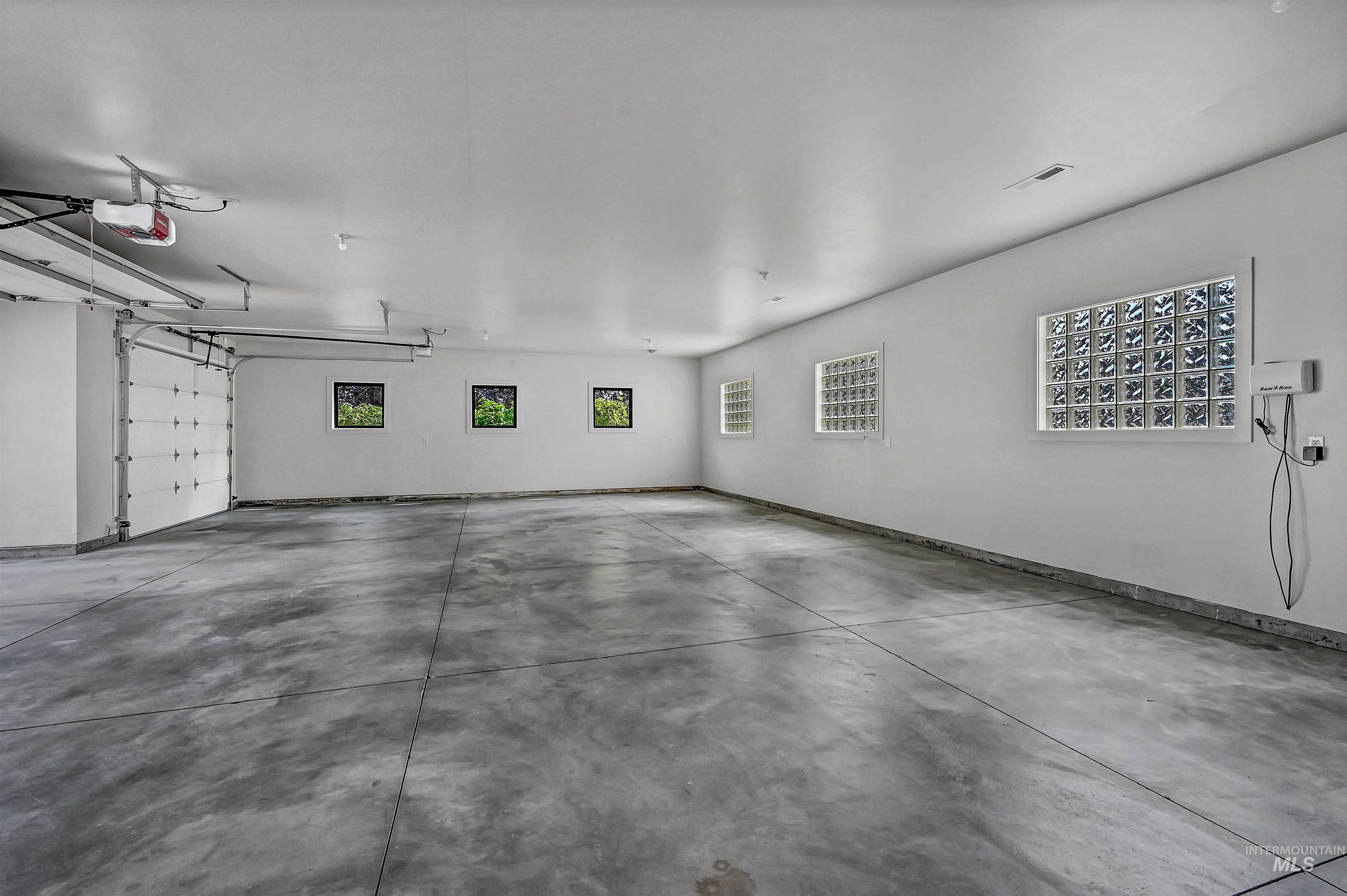 Over 1400 SF