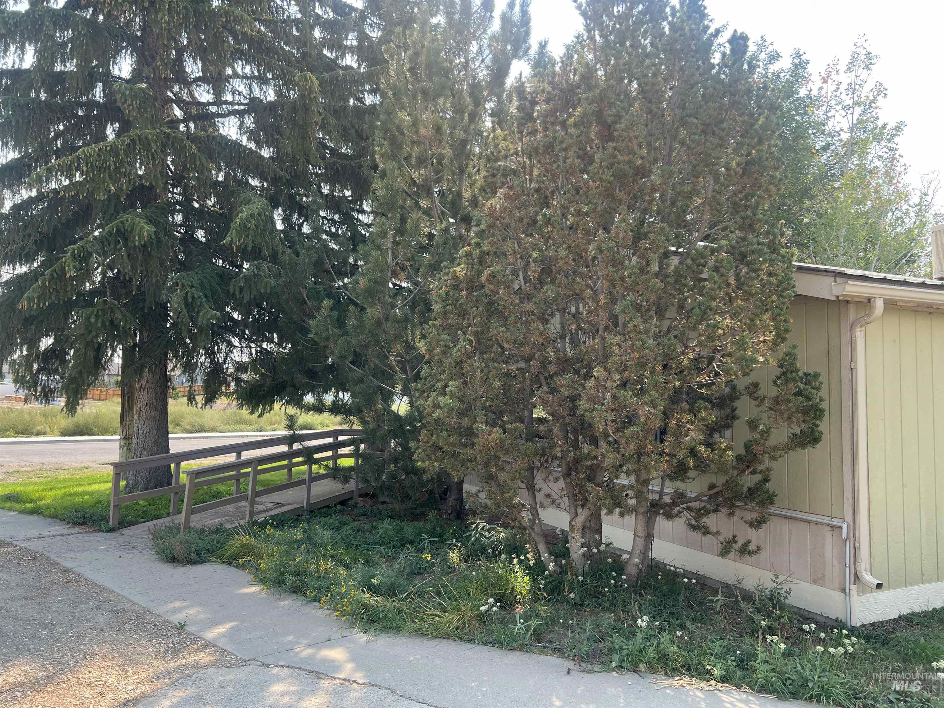 View of home's exterior