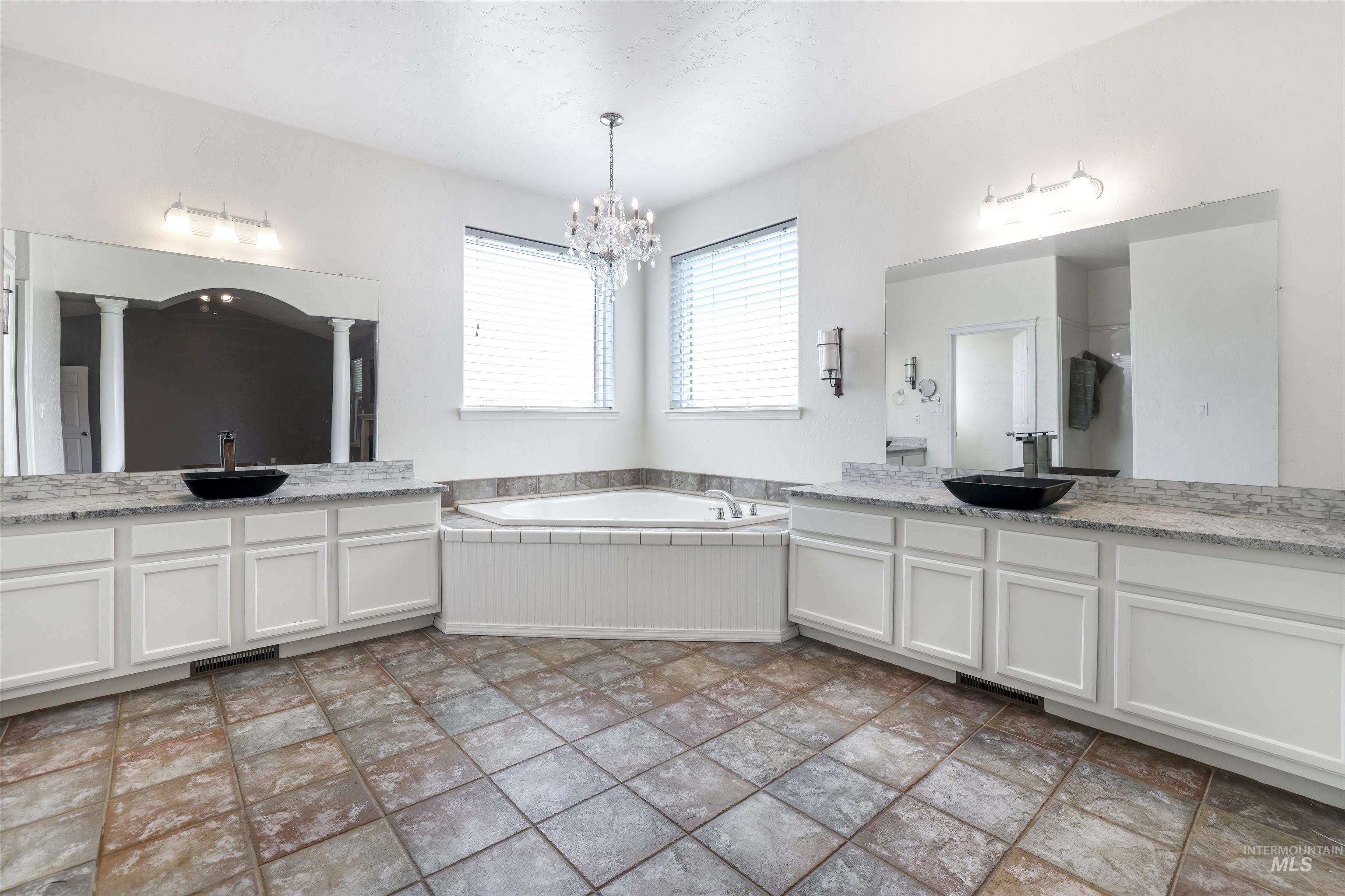 2485 E 3706 N, Twin Falls, Idaho 83301, 4 Bedrooms, 3 Bathrooms, Residential For Sale, Price $585,000, 98960981