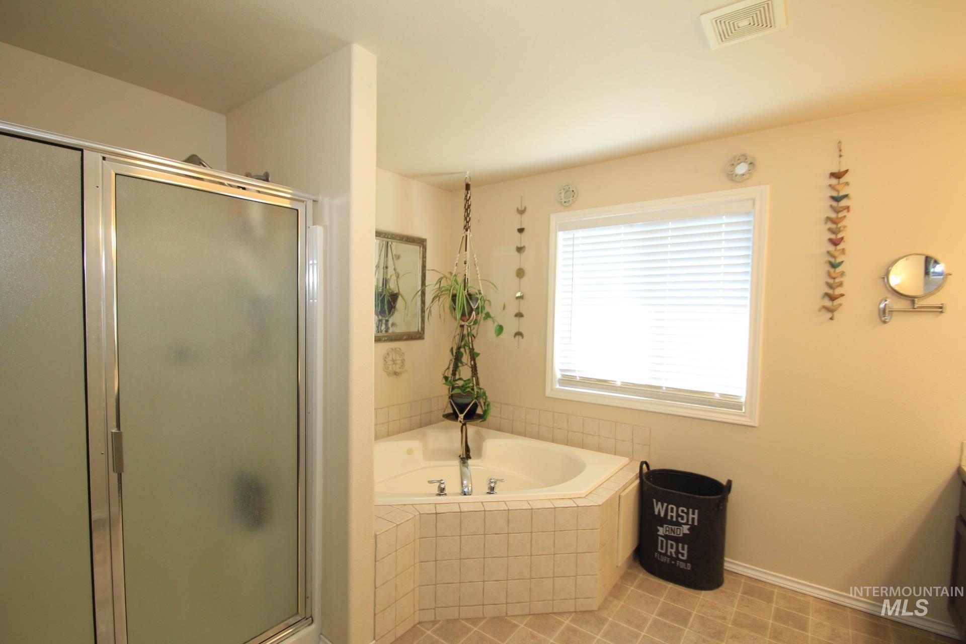 4609 E Vineyard Way, Nampa, Idaho 83686, 4 Bedrooms, 2.5 Bathrooms, Residential For Sale, Price $499,900, 98960998