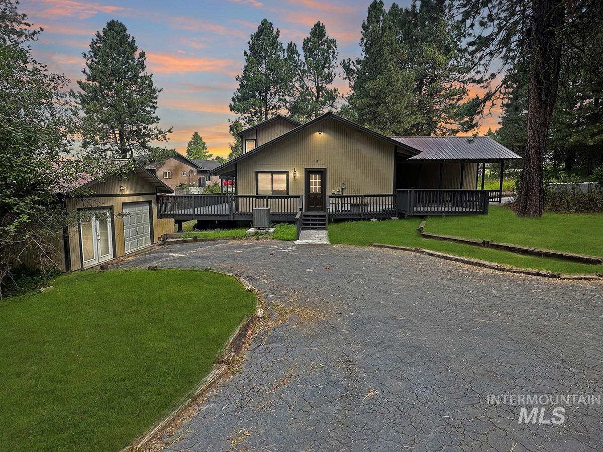 109 Par Drive, Cascade, Idaho 83611, 3 Bedrooms, 2 Bathrooms, Residential For Sale, Price $734,900, 98961004