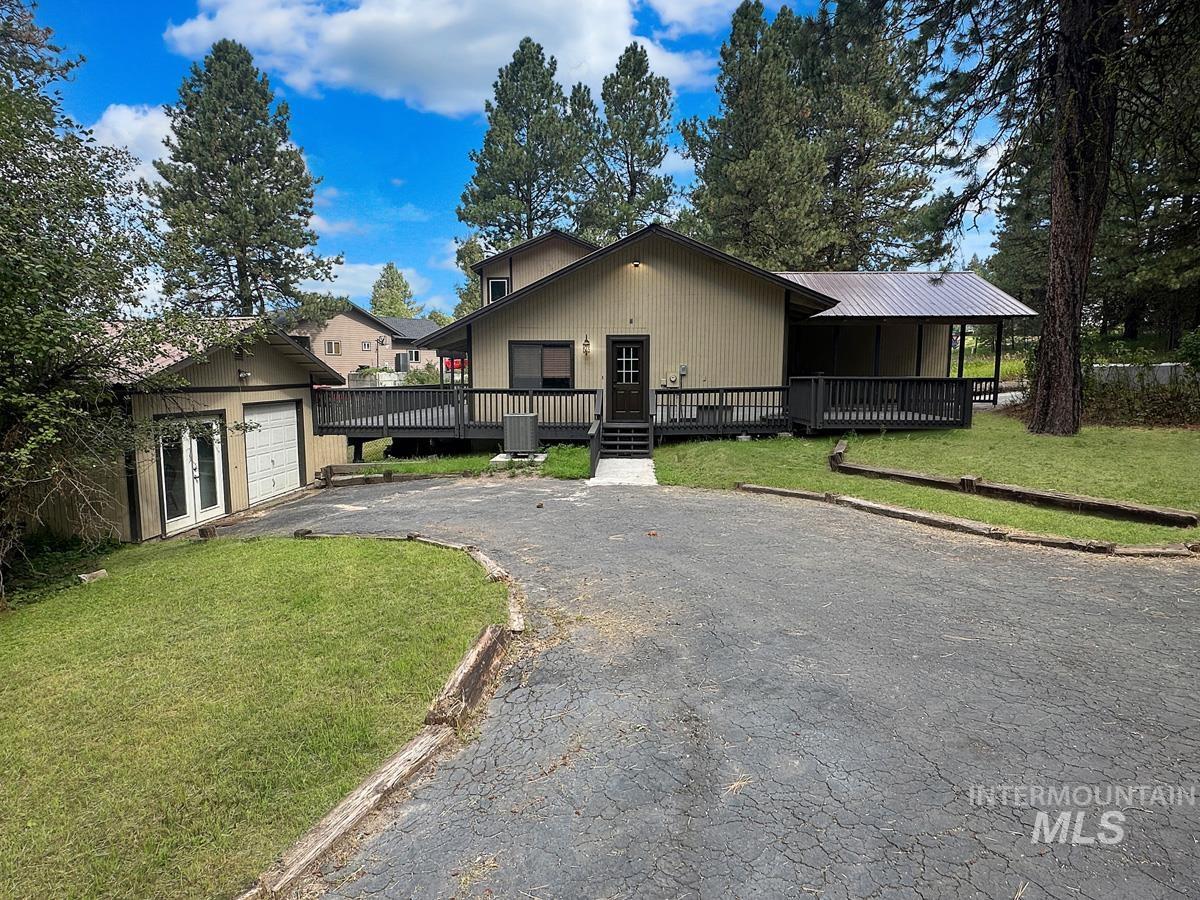 109 Par Drive, Cascade, Idaho 83611, 3 Bedrooms, 2 Bathrooms, Residential For Sale, Price $734,900, 98961004