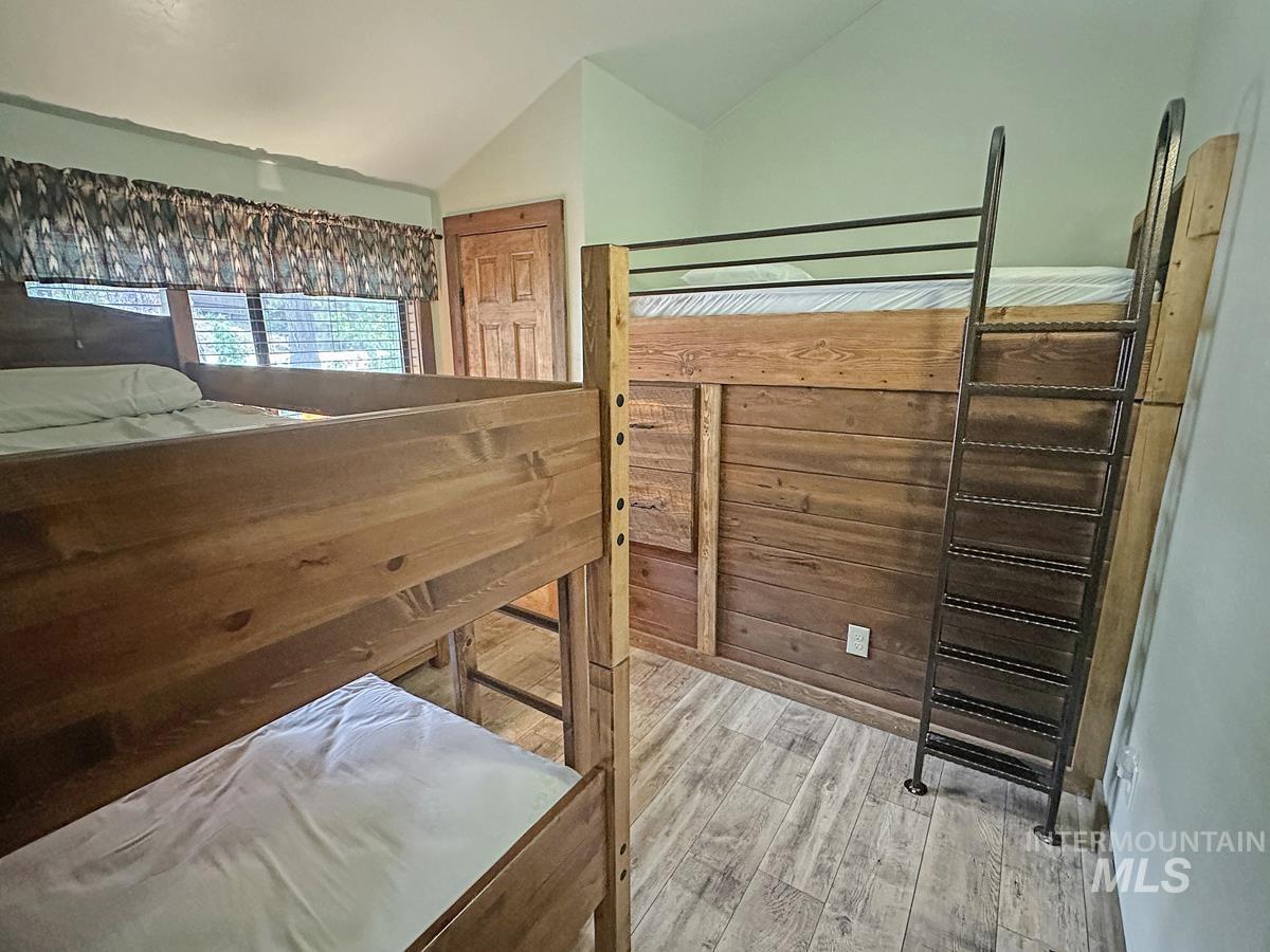 109 Par Drive, Cascade, Idaho 83611, 3 Bedrooms, 2 Bathrooms, Residential For Sale, Price $734,900, 98961004