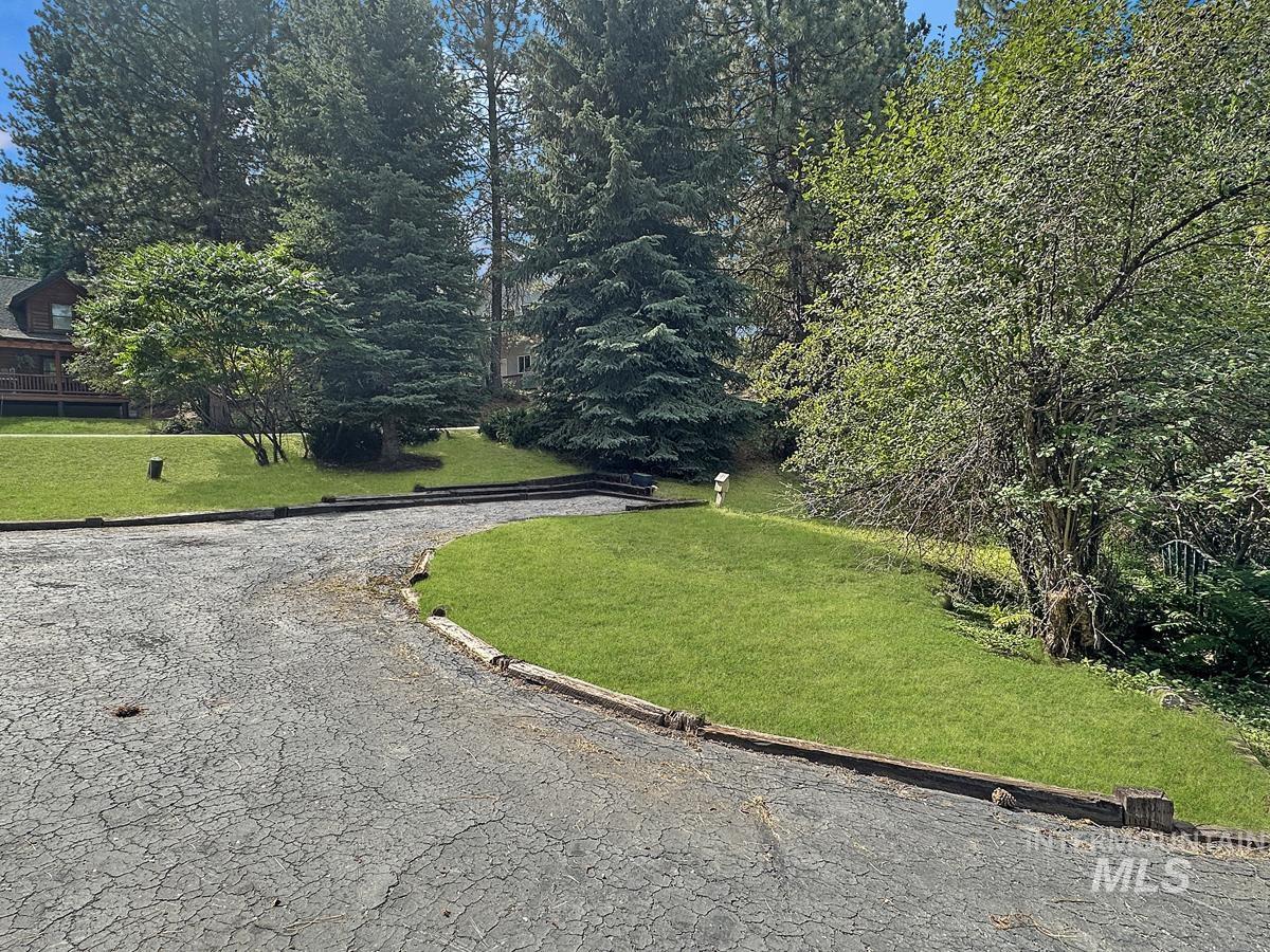 109 Par Drive, Cascade, Idaho 83611, 3 Bedrooms, 2 Bathrooms, Residential For Sale, Price $734,900, 98961004
