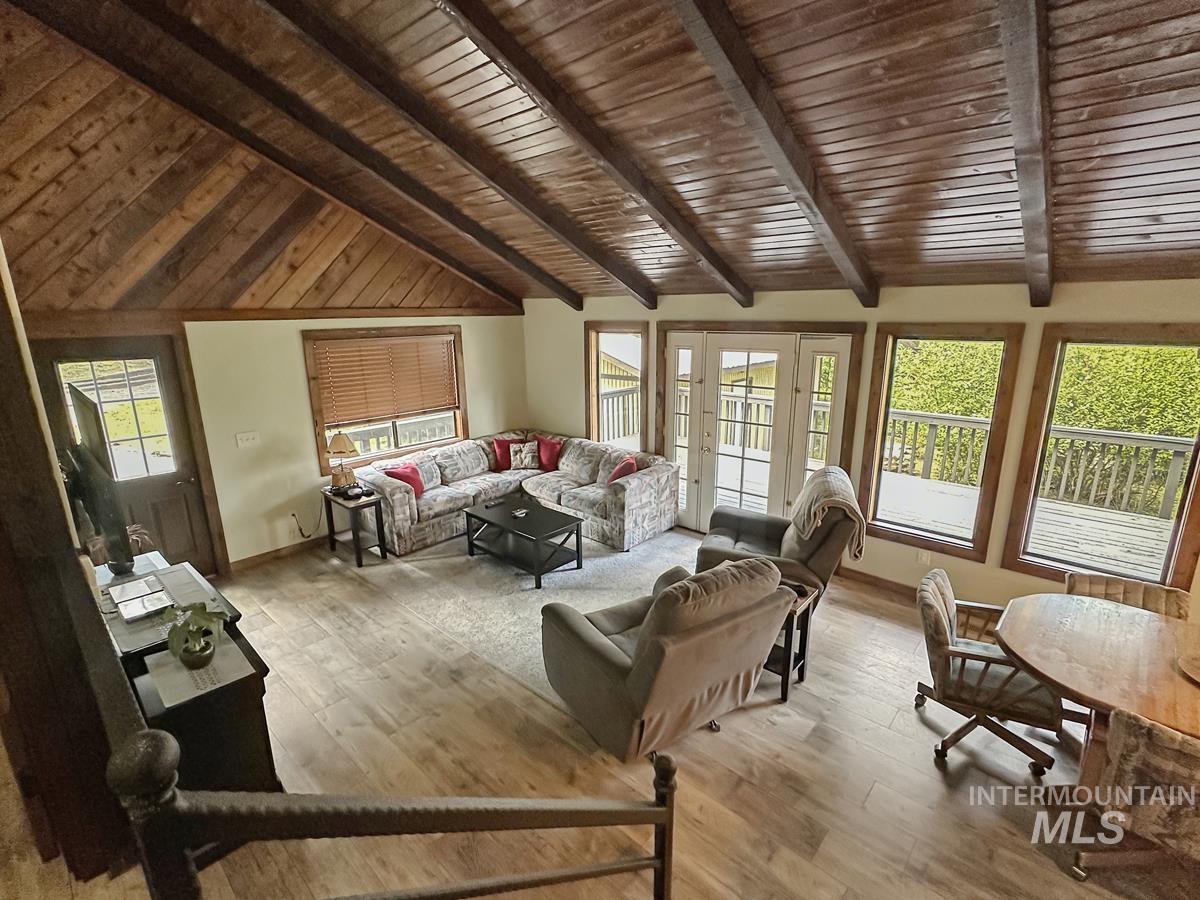 109 Par Drive, Cascade, Idaho 83611, 3 Bedrooms, 2 Bathrooms, Residential For Sale, Price $734,900, 98961004