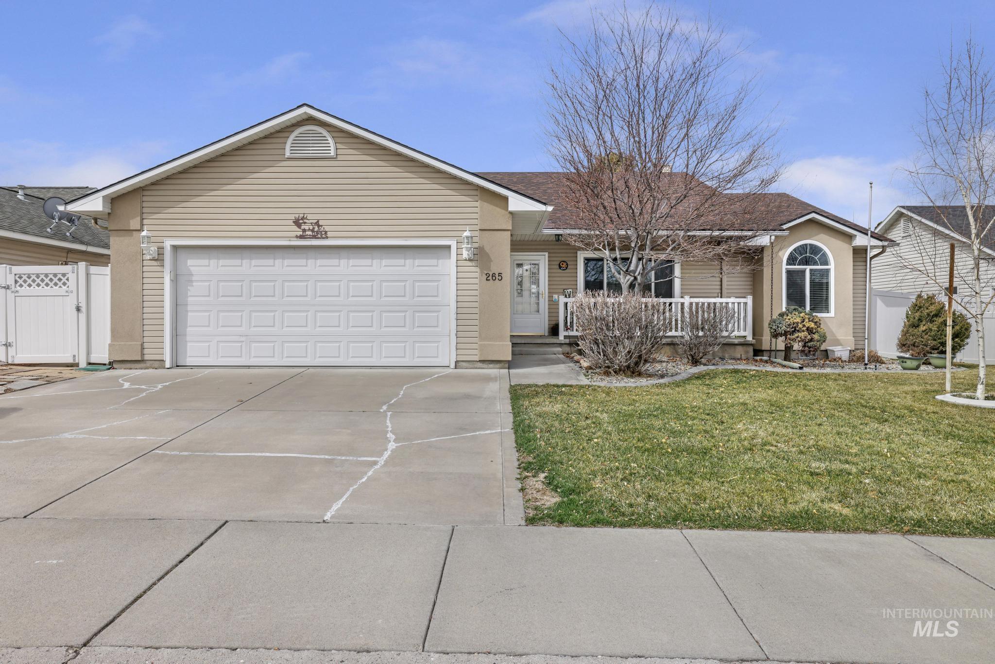 265 Cedar Park Cir, Twin Falls, Idaho 83301, 3 Bedrooms, 2 Bathrooms, Residential For Sale, Price $399,900, 98961006