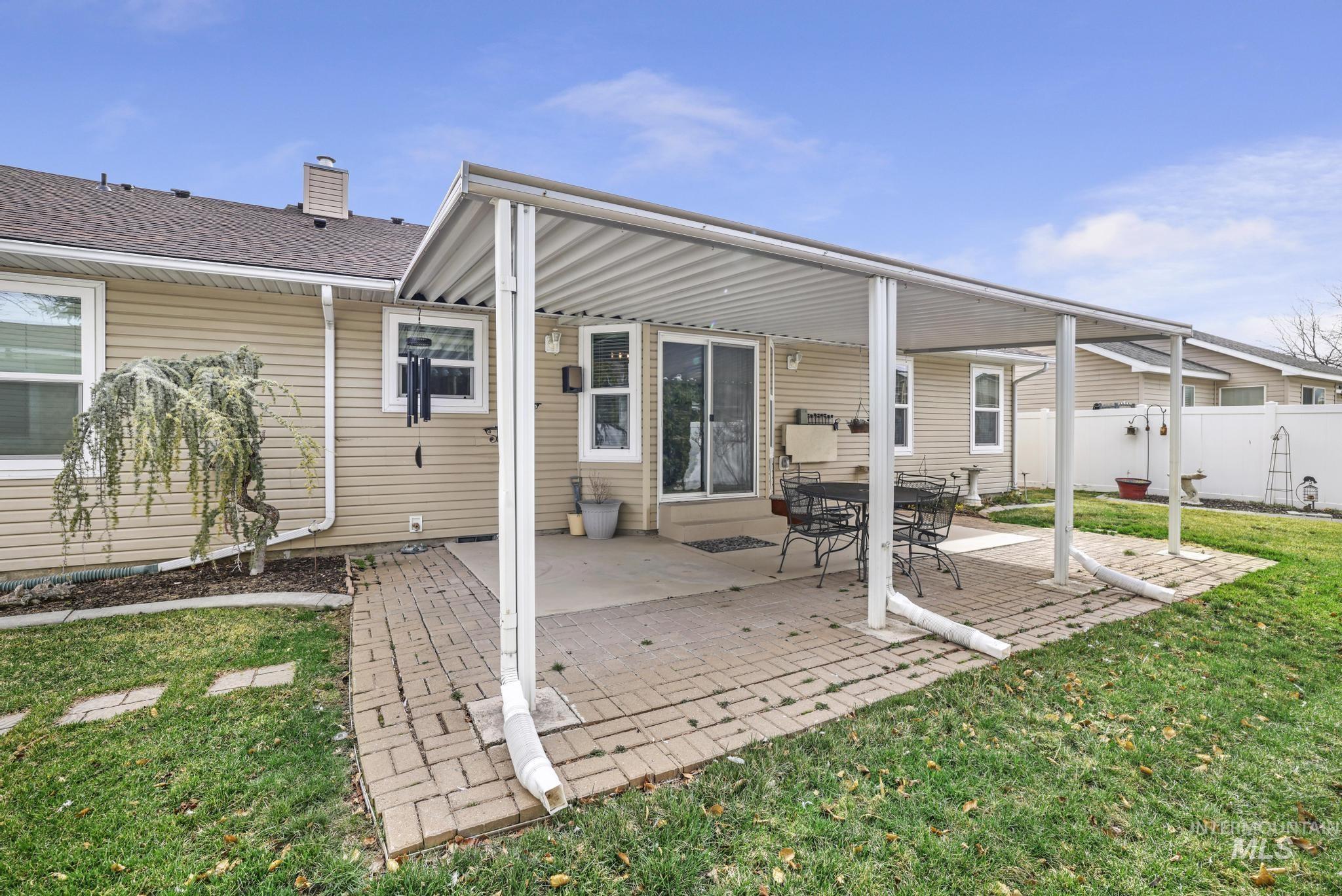 265 Cedar Park Cir, Twin Falls, Idaho 83301, 3 Bedrooms, 2 Bathrooms, Residential For Sale, Price $399,900, 98961006