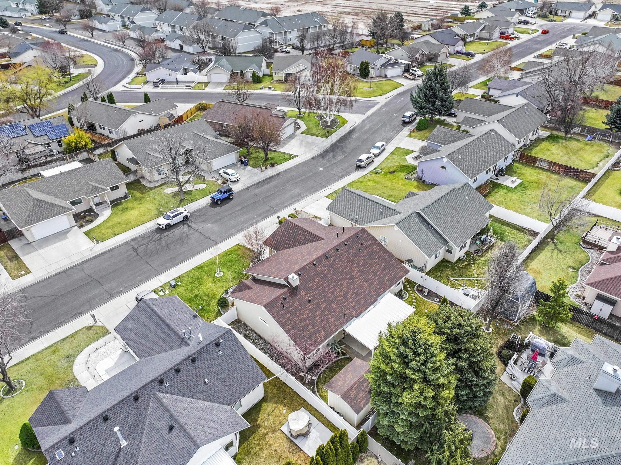 265 Cedar Park Cir, Twin Falls, Idaho 83301, 3 Bedrooms, 2 Bathrooms, Residential For Sale, Price $399,900, 98961006