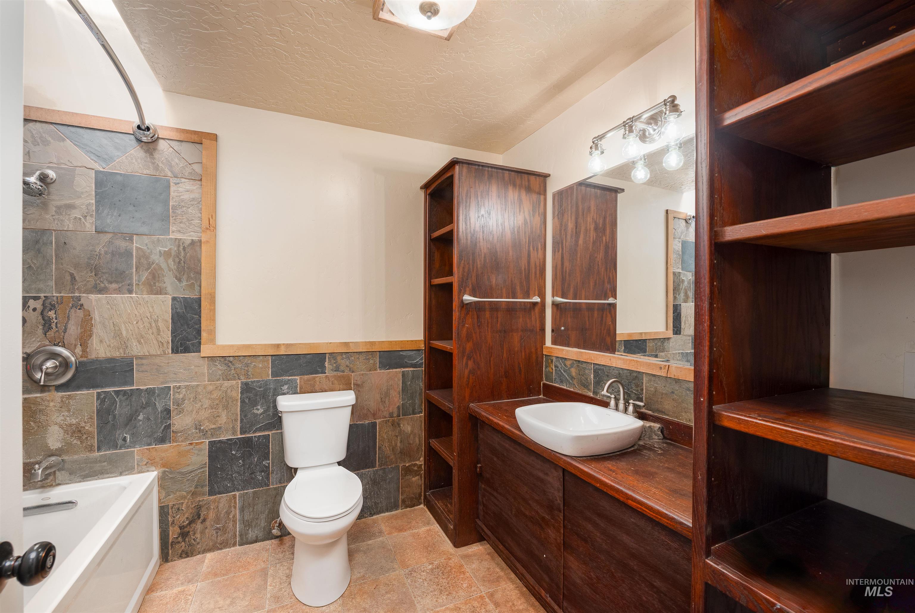 10947 Iowa Ave, Payette, Idaho 83661, 5 Bedrooms, 3 Bathrooms, Residential For Sale, Price $565,000, 98961022