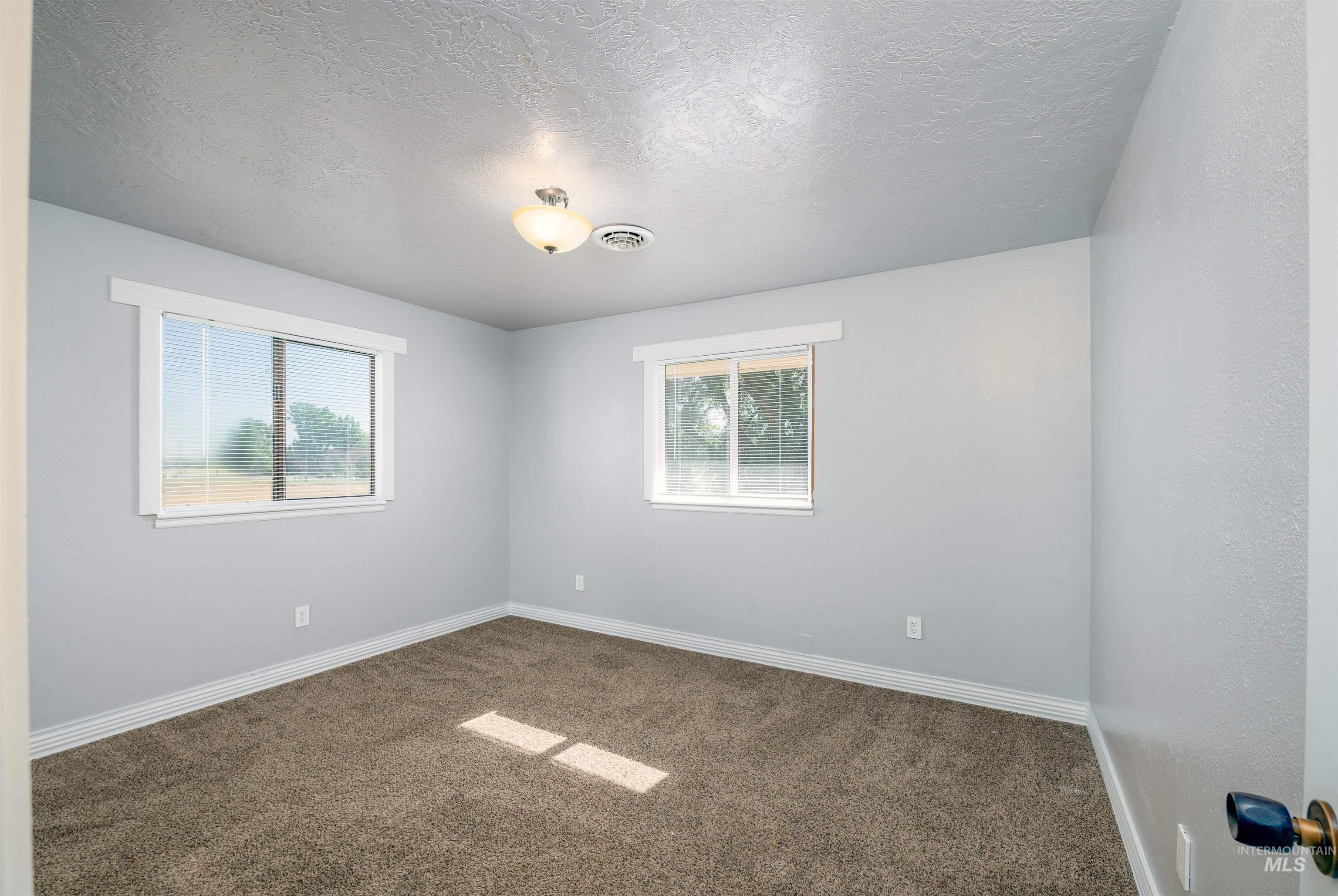 10947 Iowa Ave, Payette, Idaho 83661, 5 Bedrooms, 3 Bathrooms, Residential For Sale, Price $565,000, 98961022