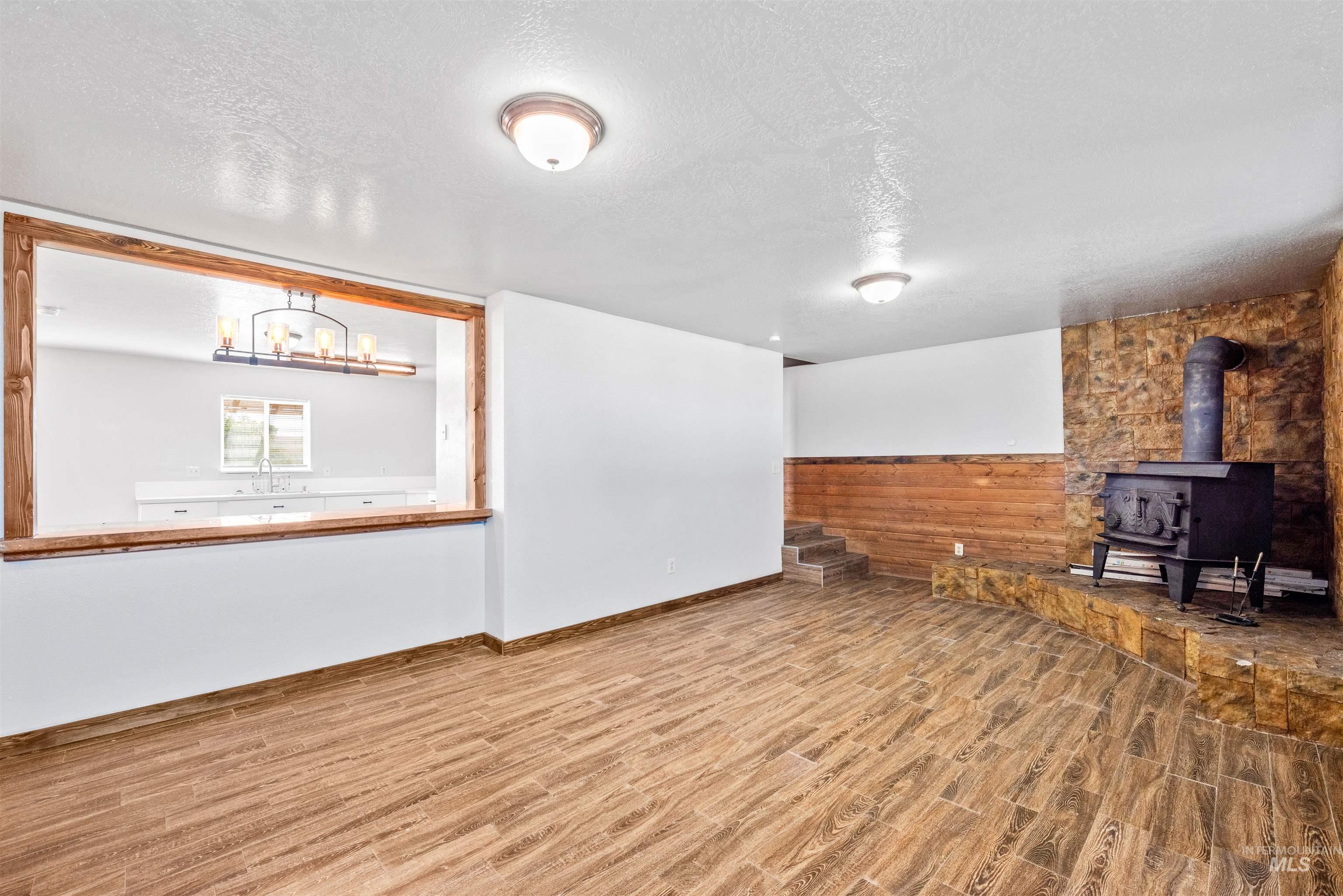 10947 Iowa Ave, Payette, Idaho 83661, 5 Bedrooms, 3 Bathrooms, Residential For Sale, Price $565,000, 98961022
