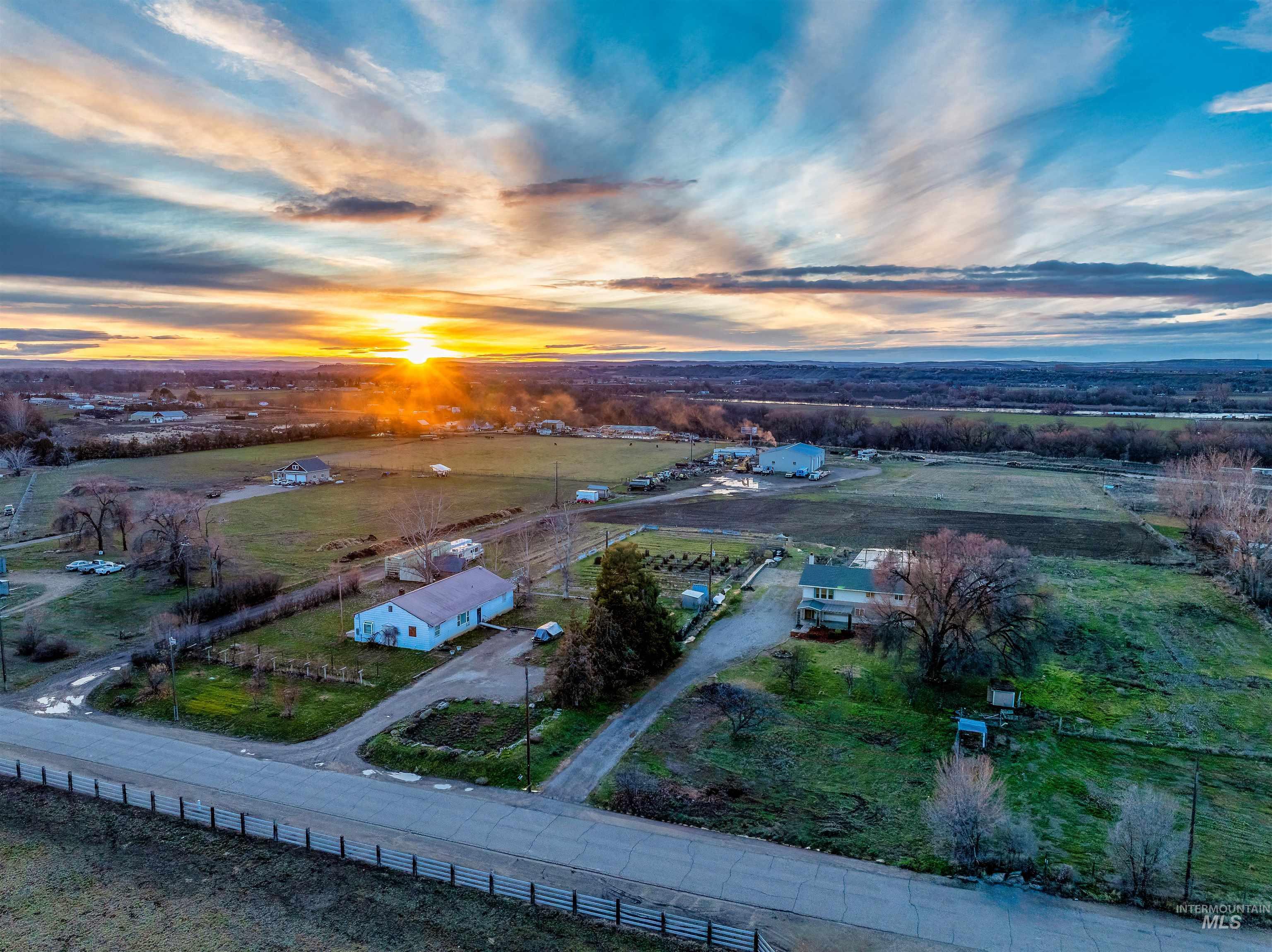 10947 Iowa Ave, Payette, Idaho 83661, 5 Bedrooms, 3 Bathrooms, Residential For Sale, Price $565,000, 98961022