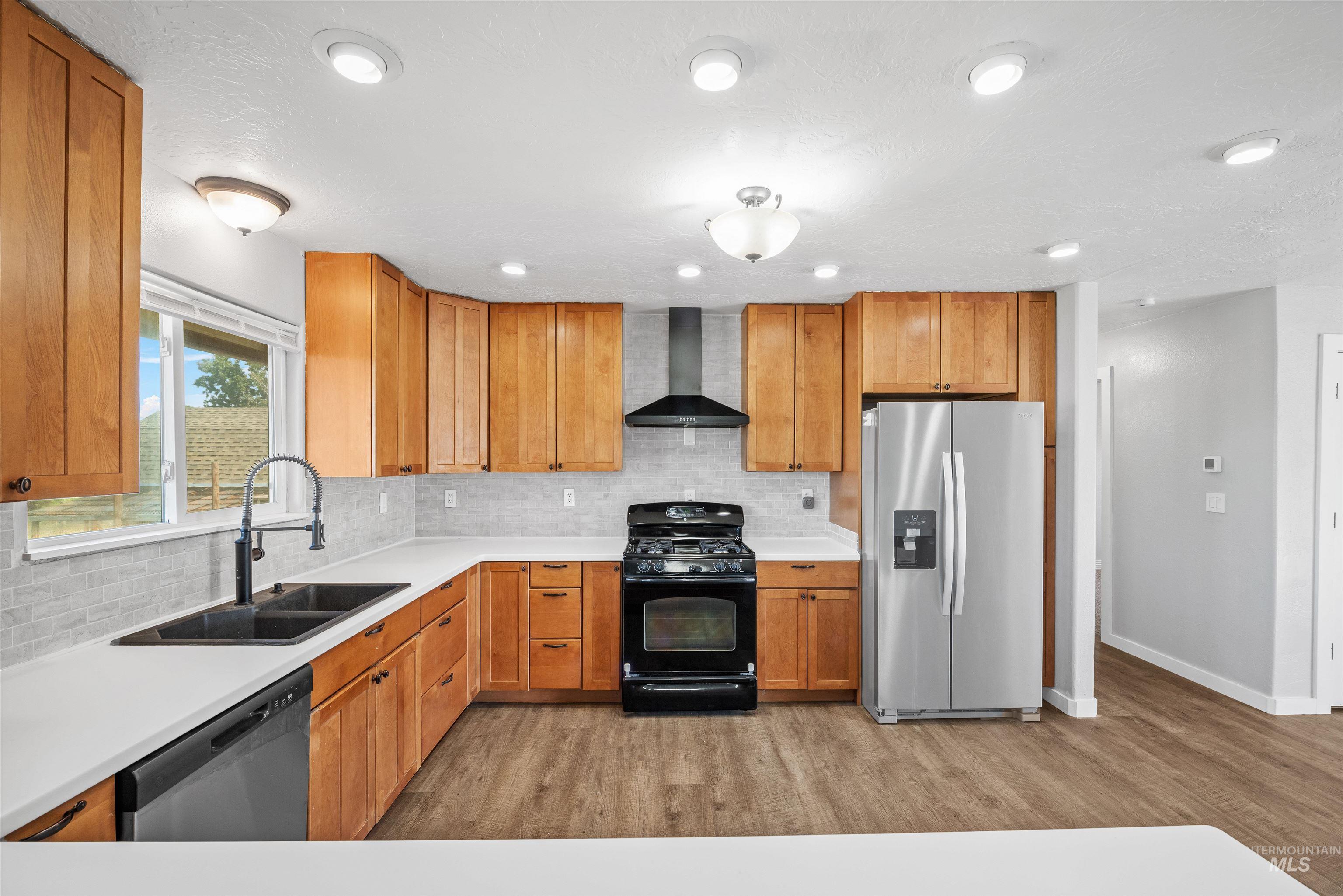 10947 Iowa Ave, Payette, Idaho 83661, 5 Bedrooms, 3 Bathrooms, Residential For Sale, Price $565,000, 98961022