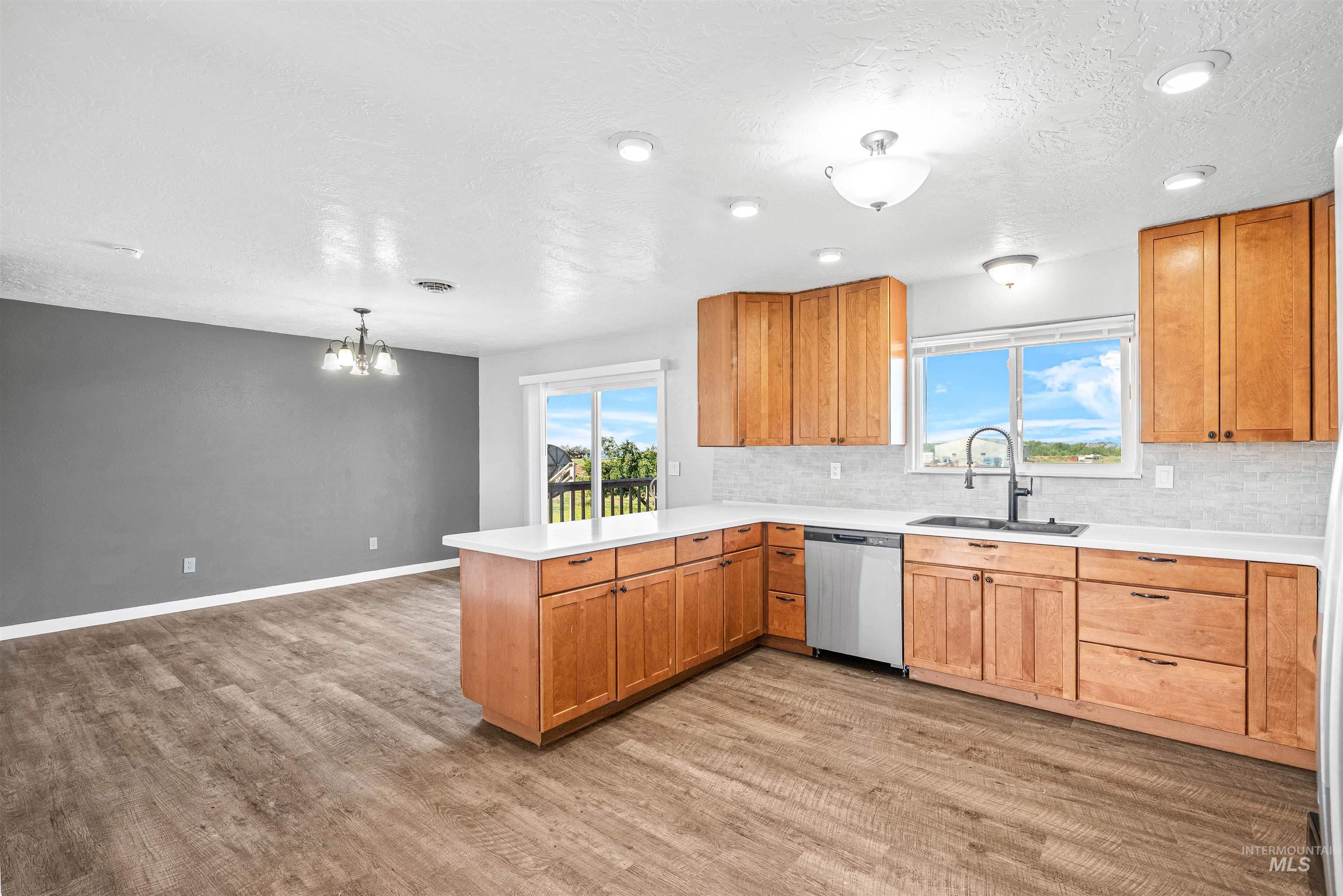 10947 Iowa Ave, Payette, Idaho 83661, 5 Bedrooms, 3 Bathrooms, Residential For Sale, Price $565,000, 98961022