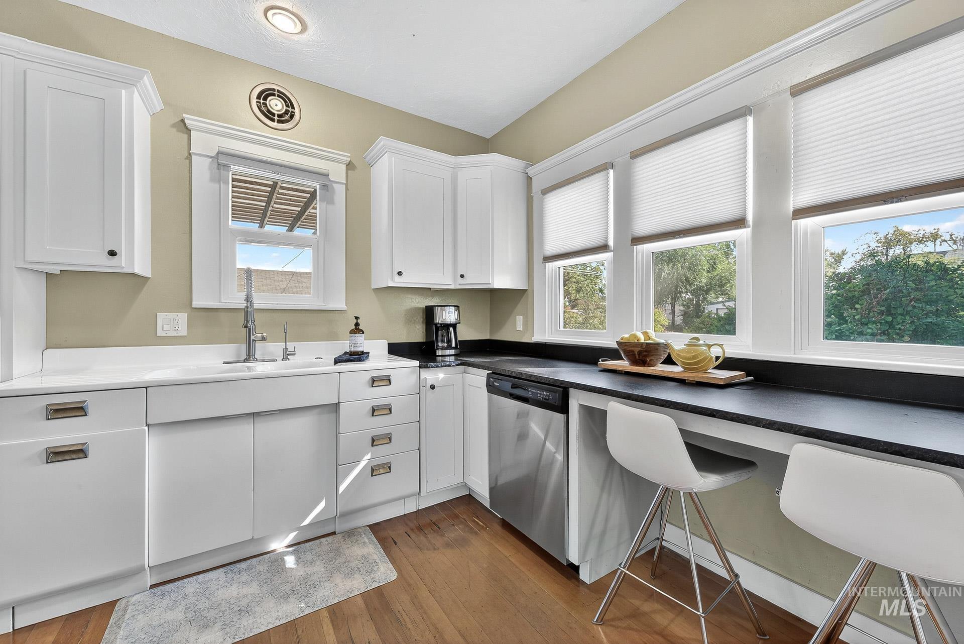 1703 N N Hartman St., Boise, Idaho 83704, 2 Bedrooms, 1 Bathroom, Residential For Sale, Price $530,000, 98961026
