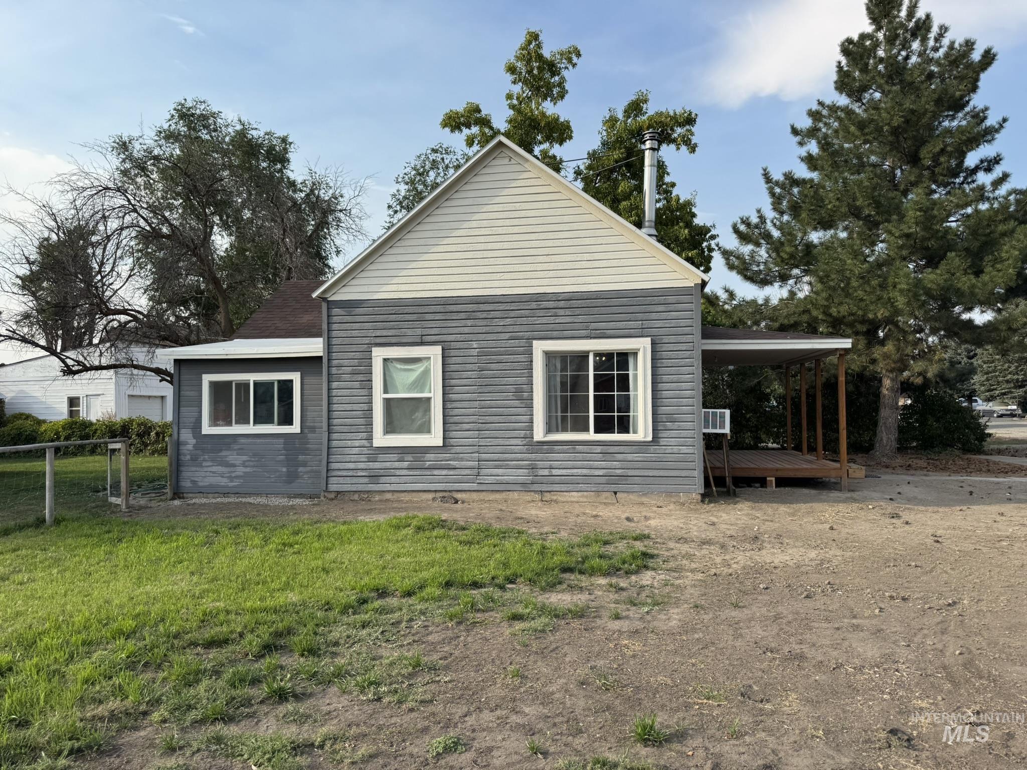 237 Wyoming Street, Gooding, Idaho 83330, 2 Bedrooms, 1 Bathroom, Residential For Sale, Price $215,000, 98961033