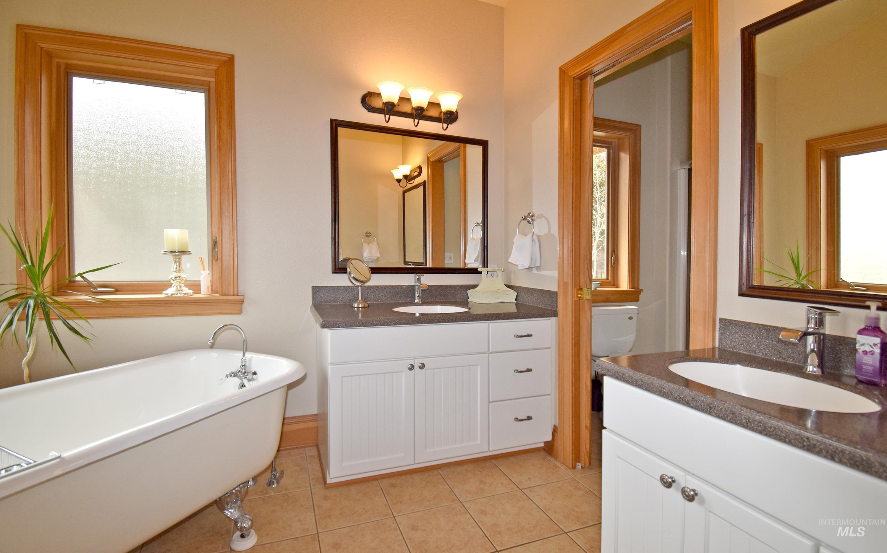 66 Appleford Court, Asotin, Washington 99402, 3 Bedrooms, 3 Bathrooms, Residential For Sale, Price $628,000, 98961048