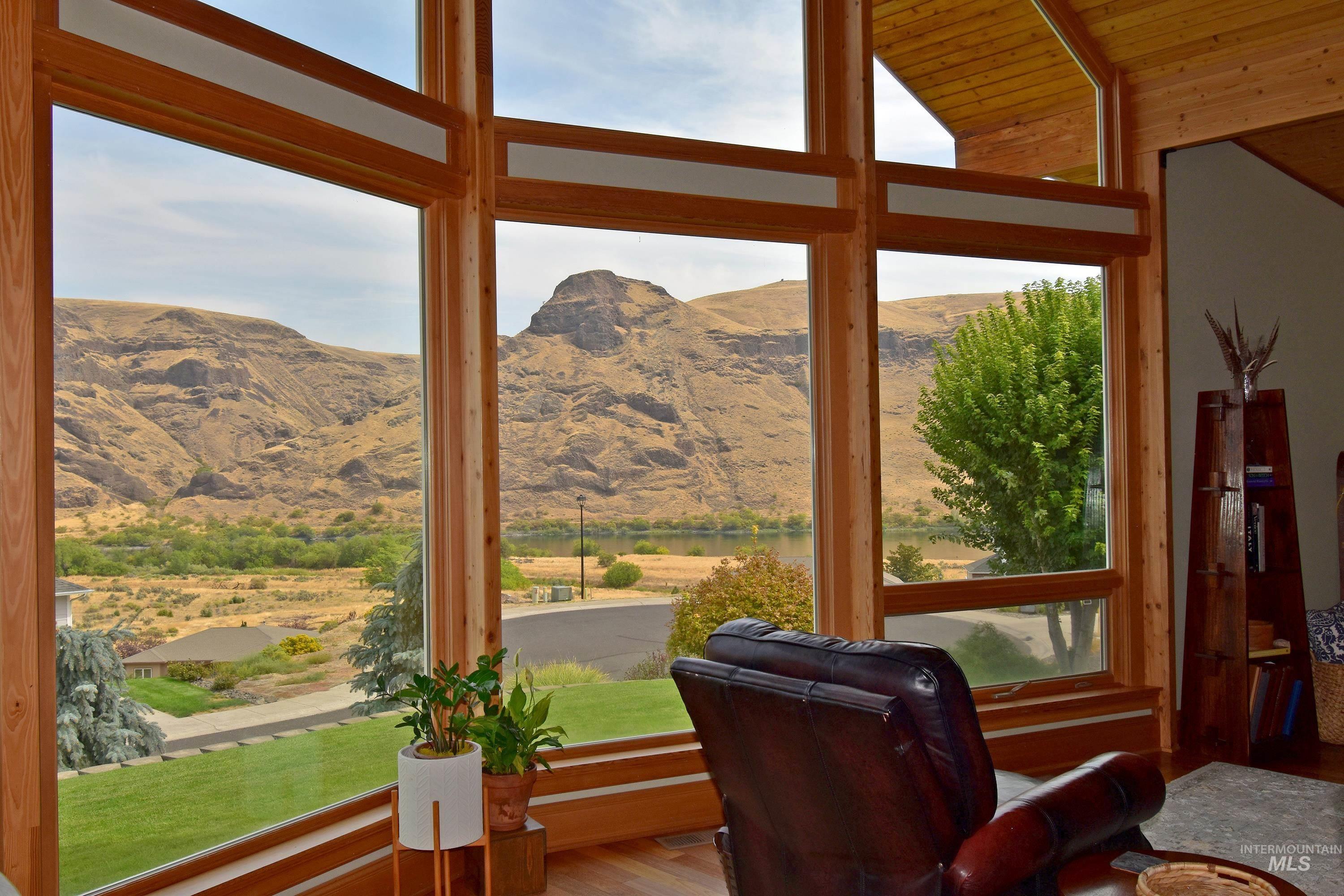 66 Appleford Court, Asotin, Washington 99402, 3 Bedrooms, 3 Bathrooms, Residential For Sale, Price $628,000, 98961048
