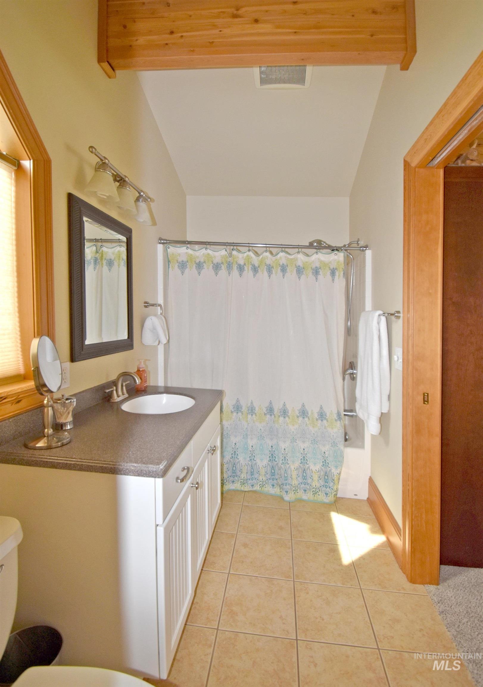 66 Appleford Court, Asotin, Washington 99402, 3 Bedrooms, 3 Bathrooms, Residential For Sale, Price $628,000, 98961048