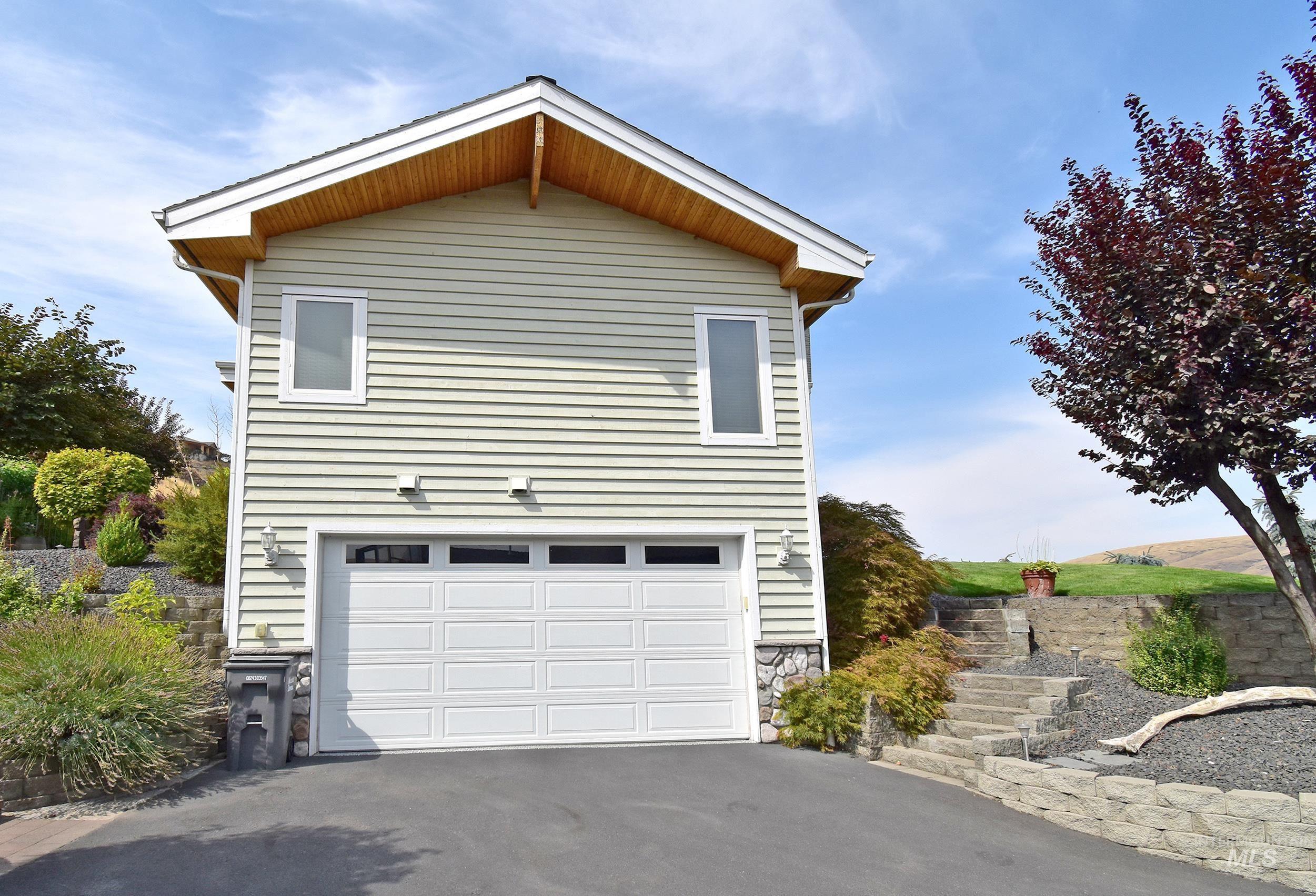 66 Appleford Court, Asotin, Washington 99402, 3 Bedrooms, 3 Bathrooms, Residential For Sale, Price $628,000, 98961048