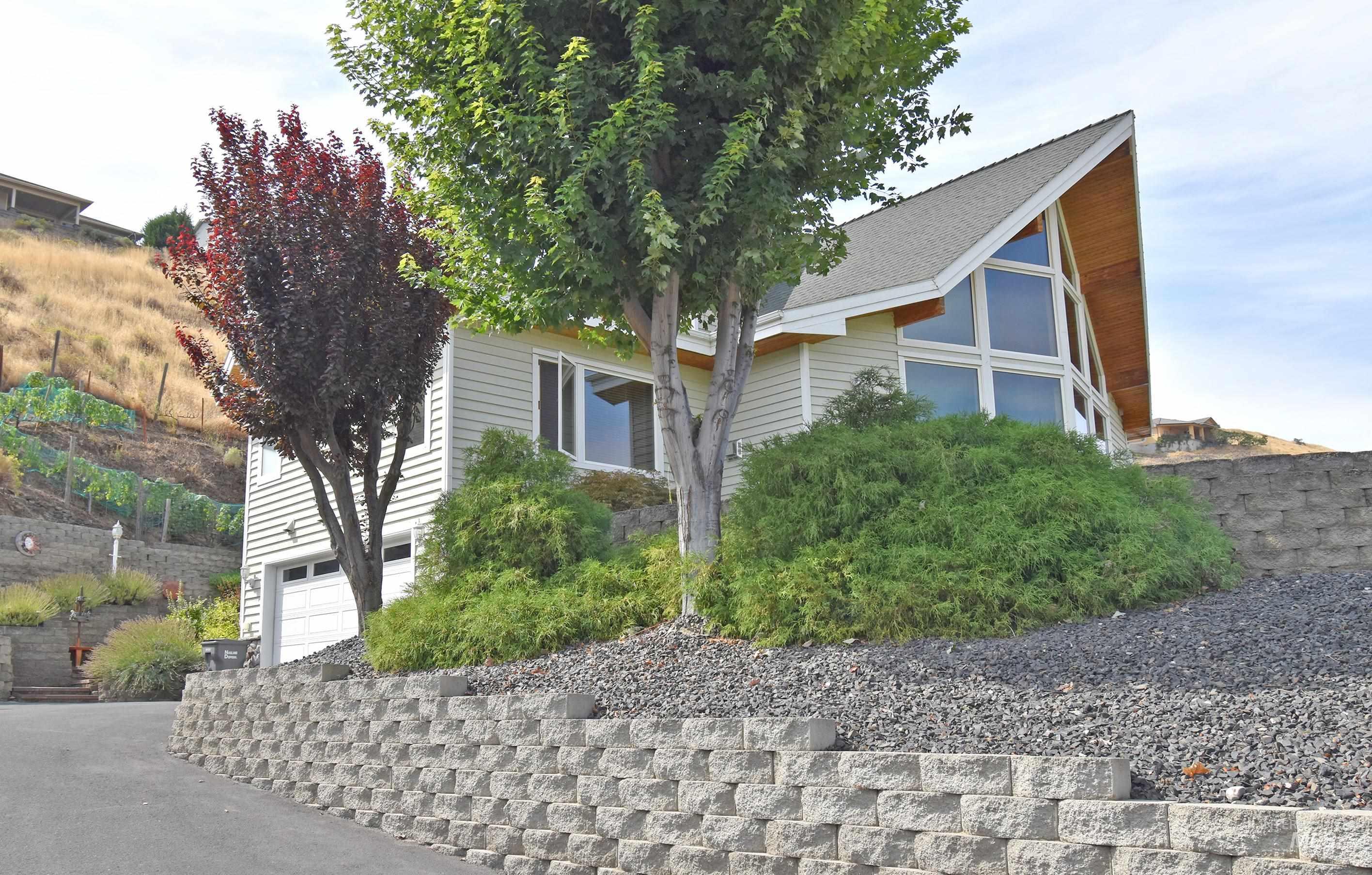 66 Appleford Court, Asotin, Washington 99402, 3 Bedrooms, 3 Bathrooms, Residential For Sale, Price $628,000, 98961048