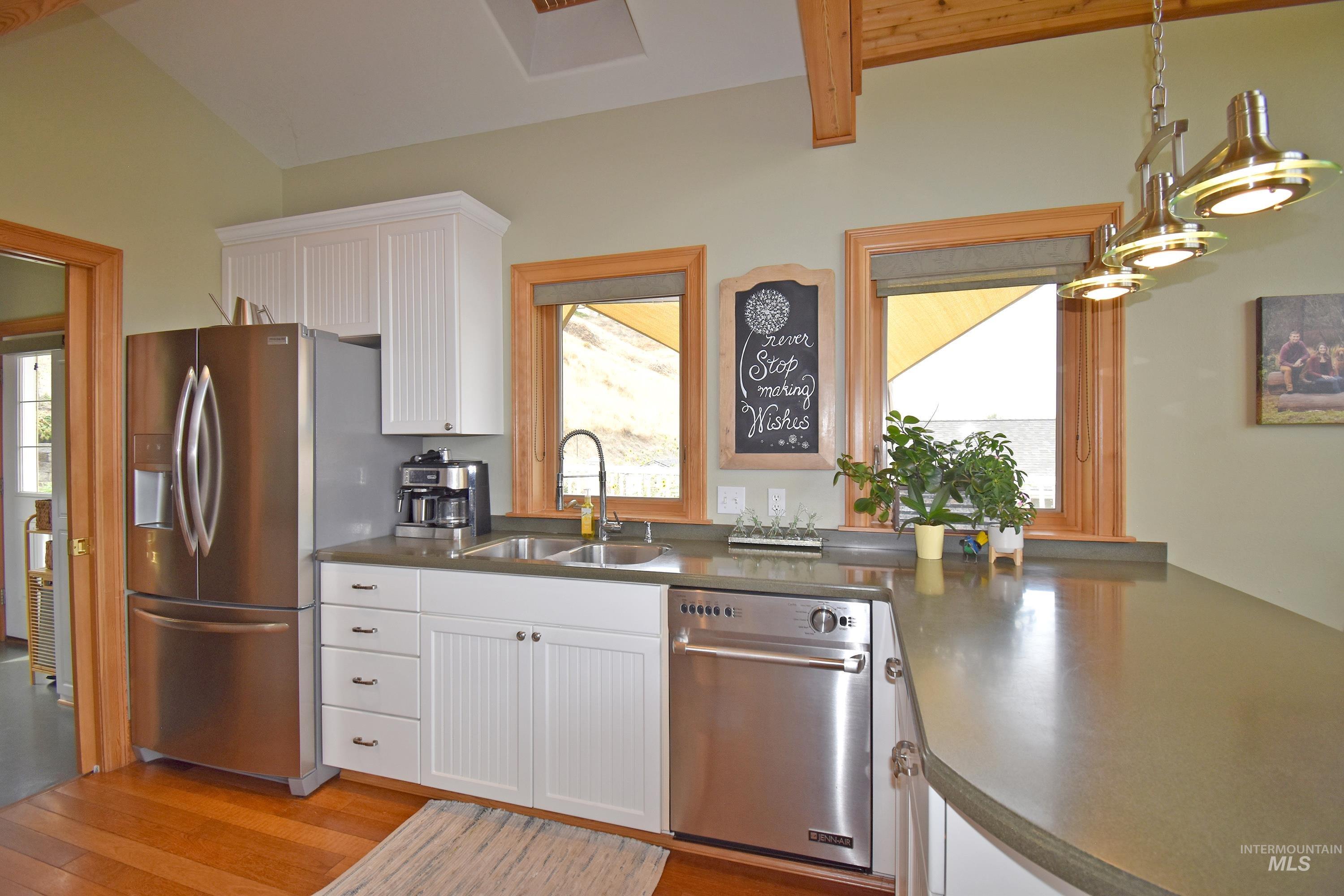 66 Appleford Court, Asotin, Washington 99402, 3 Bedrooms, 3 Bathrooms, Residential For Sale, Price $628,000, 98961048