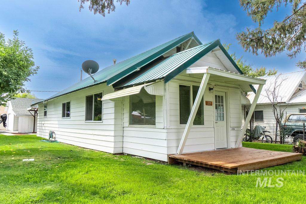 231 E Avenue E, Jerome, Idaho 83338, 3 Bedrooms, 1 Bathroom, Residential For Sale, Price $295,000, 98961061