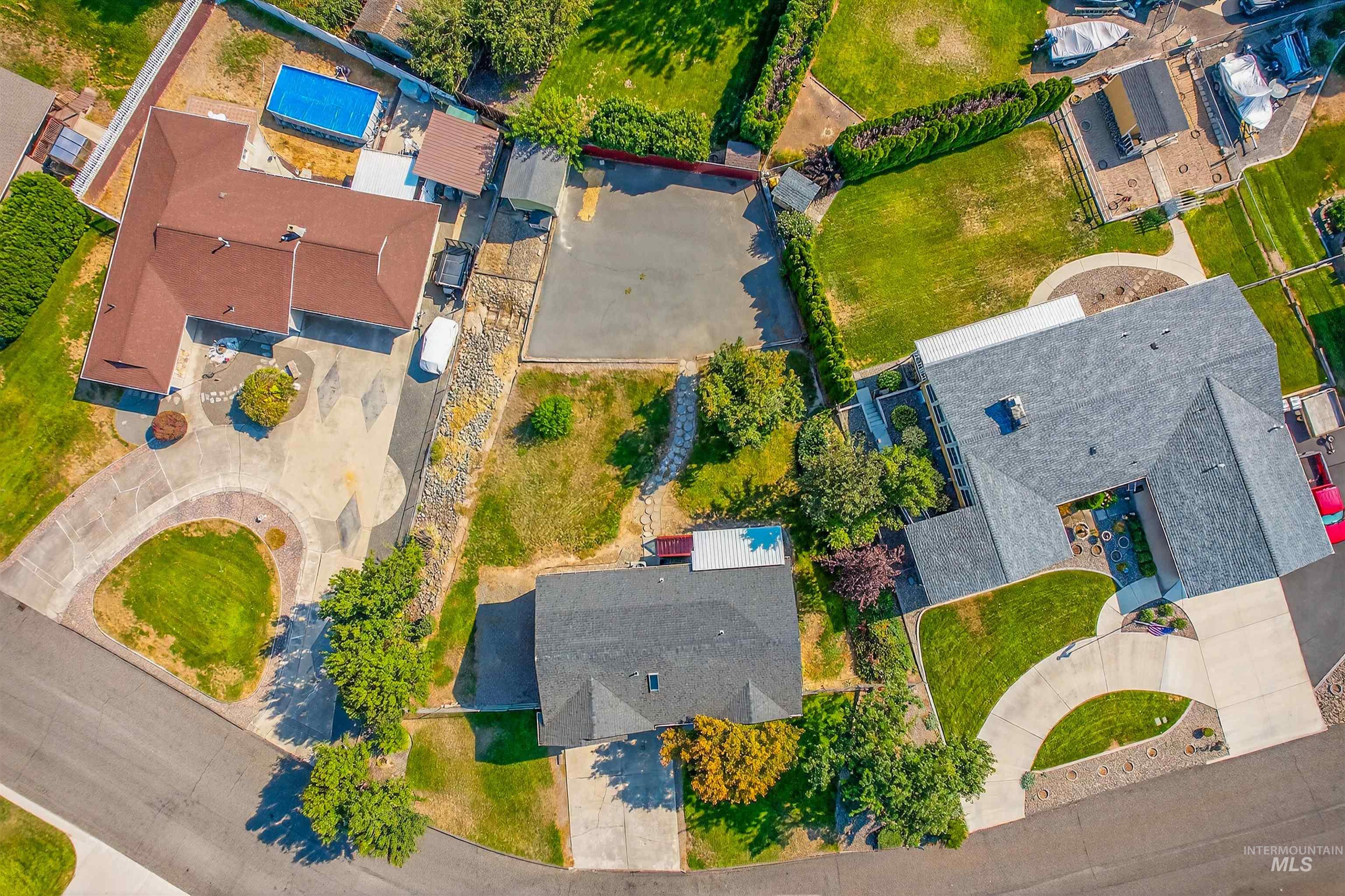 Bird's eye view of a pool area