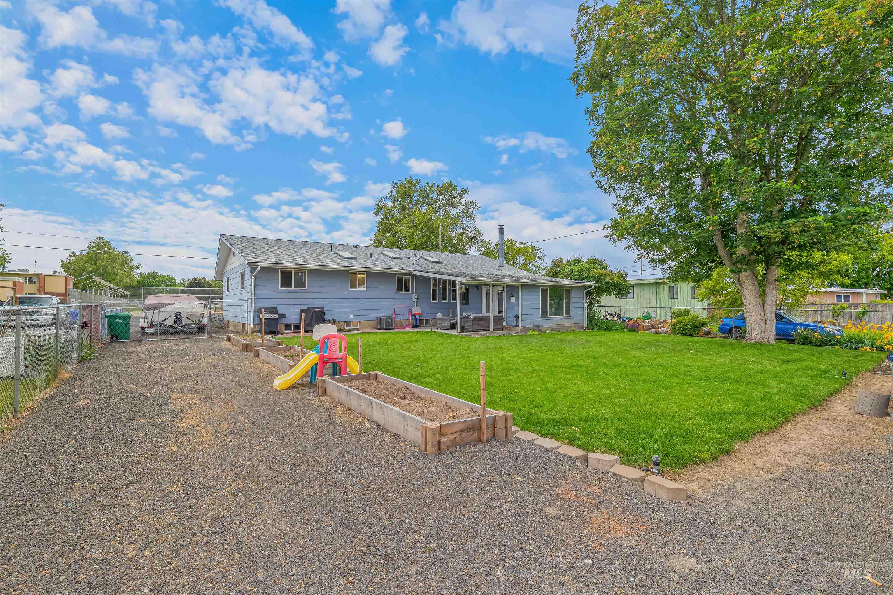 1125 Grelle Ave, Lewiston, Idaho 83501, 5 Bedrooms, 2 Bathrooms, Residential For Sale, Price $395,000, 98961069