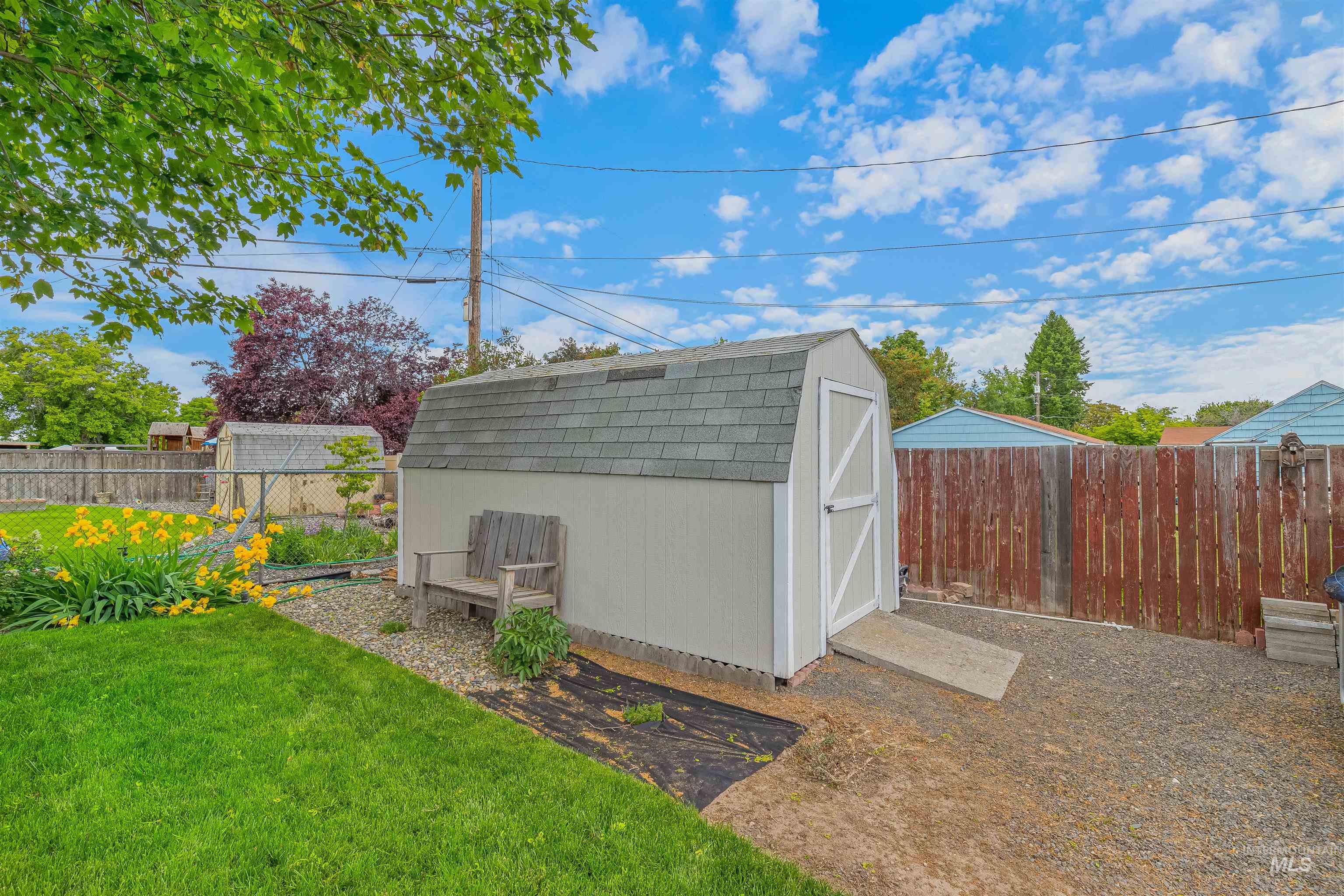 1125 Grelle Ave, Lewiston, Idaho 83501, 5 Bedrooms, 2 Bathrooms, Residential For Sale, Price $395,000, 98961069