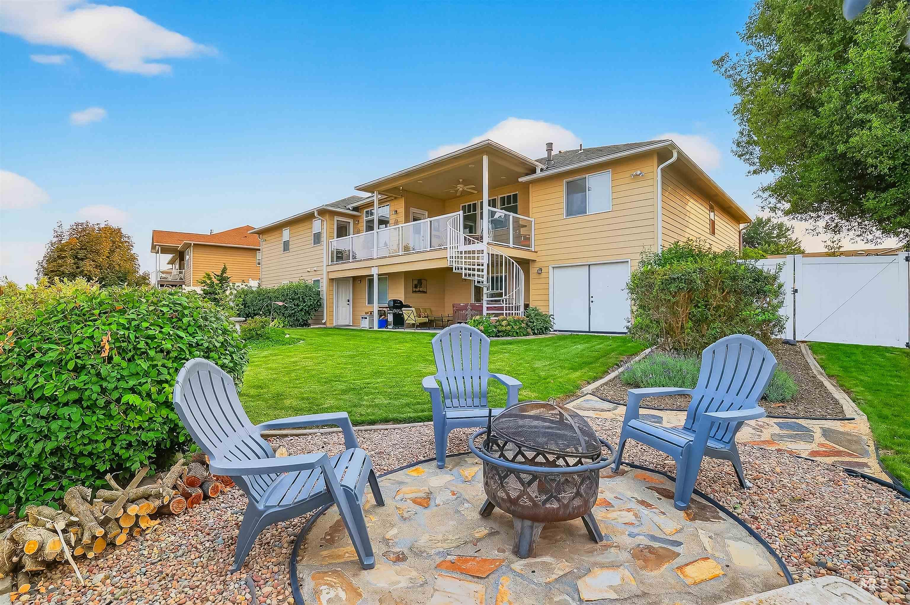 929 Cypress Street, Lewiston, Idaho 83501, 5 Bedrooms, 3 Bathrooms, Residential For Sale, Price $749,900, 98961077