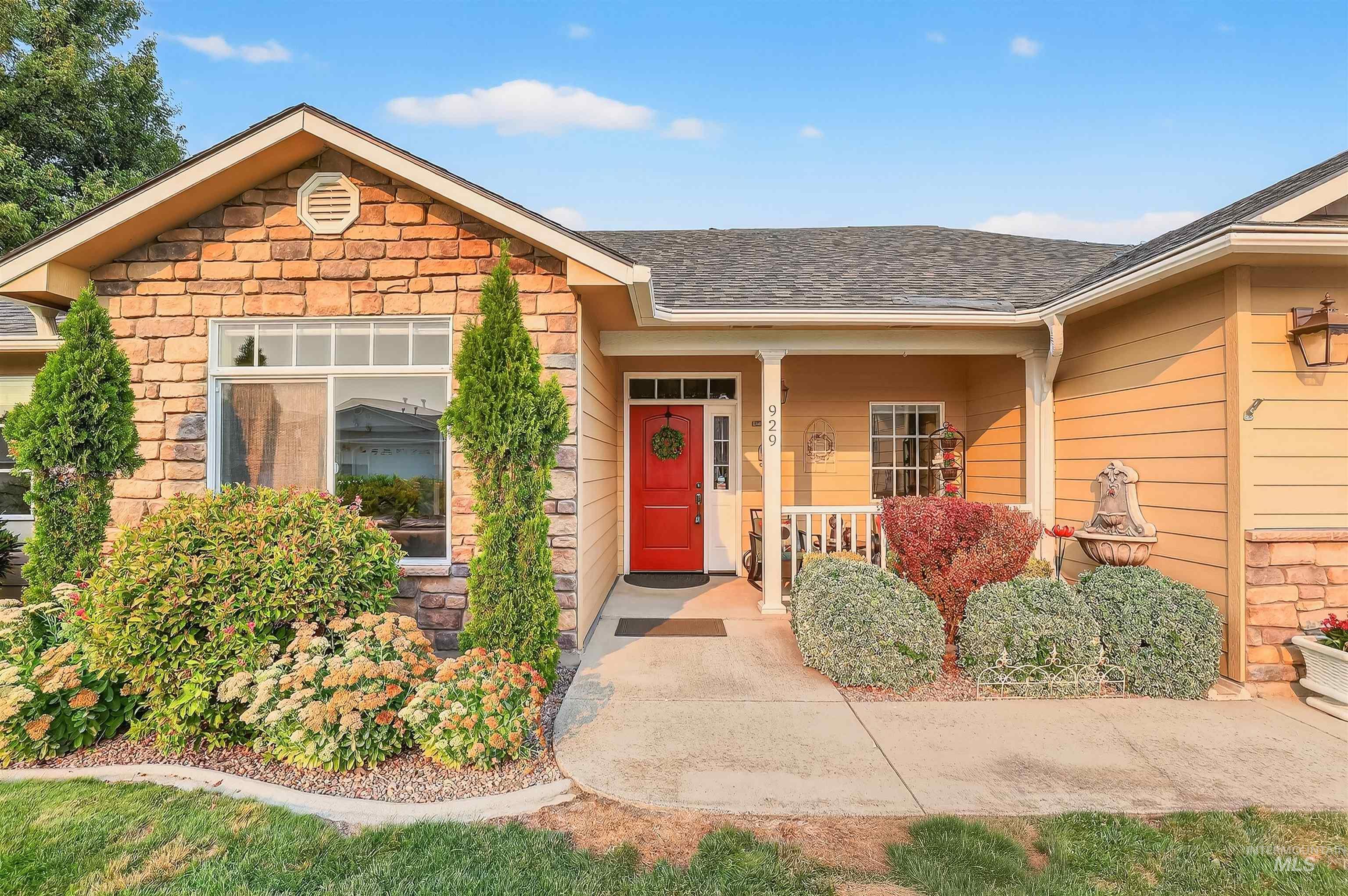 929 Cypress Street, Lewiston, Idaho 83501, 5 Bedrooms, 3 Bathrooms, Residential For Sale, Price $749,900, 98961077