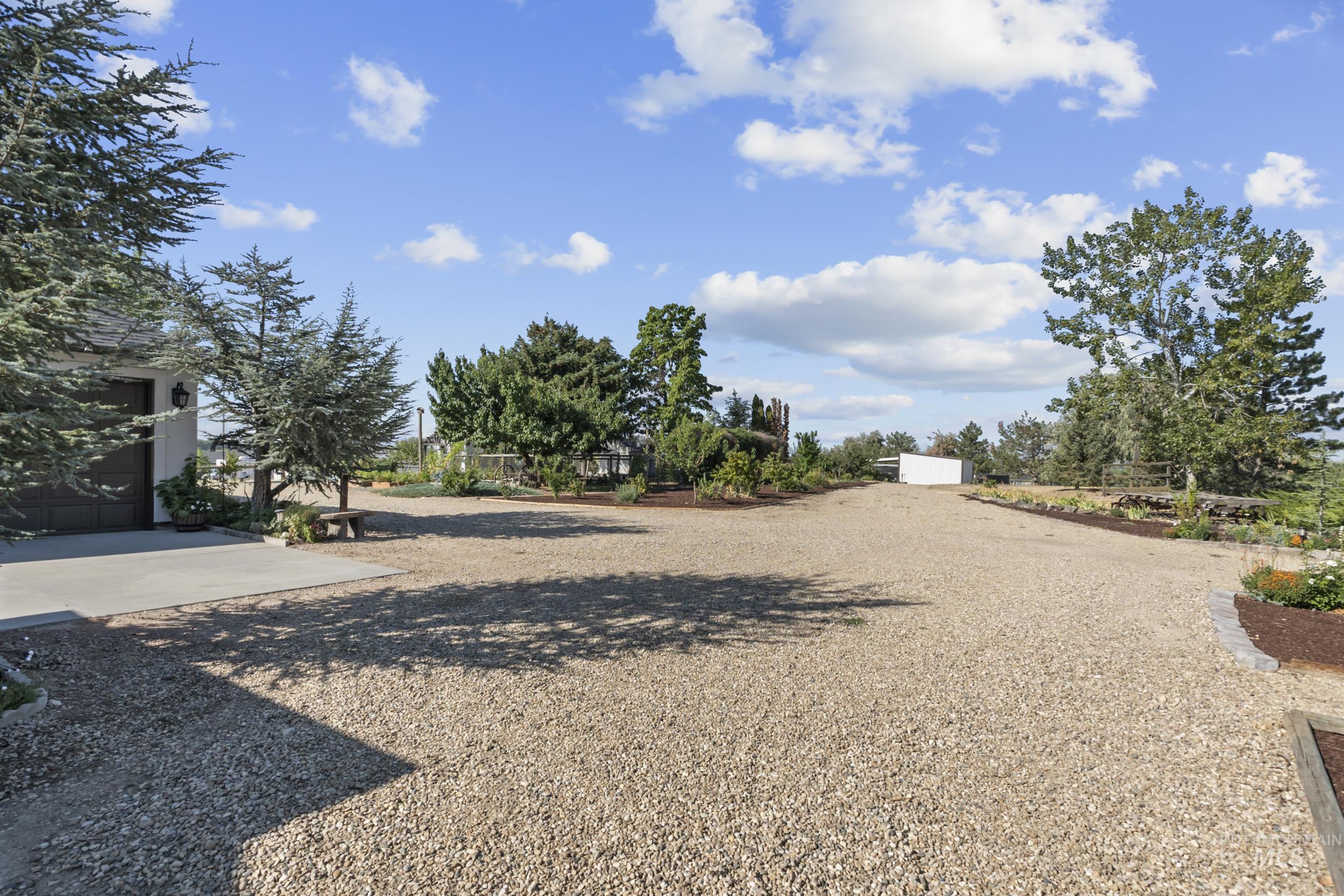 14049 Crossview Ln, Caldwell, Idaho 83607, 3 Bedrooms, 2 Bathrooms, Residential For Sale, Price $798,900, 98961083