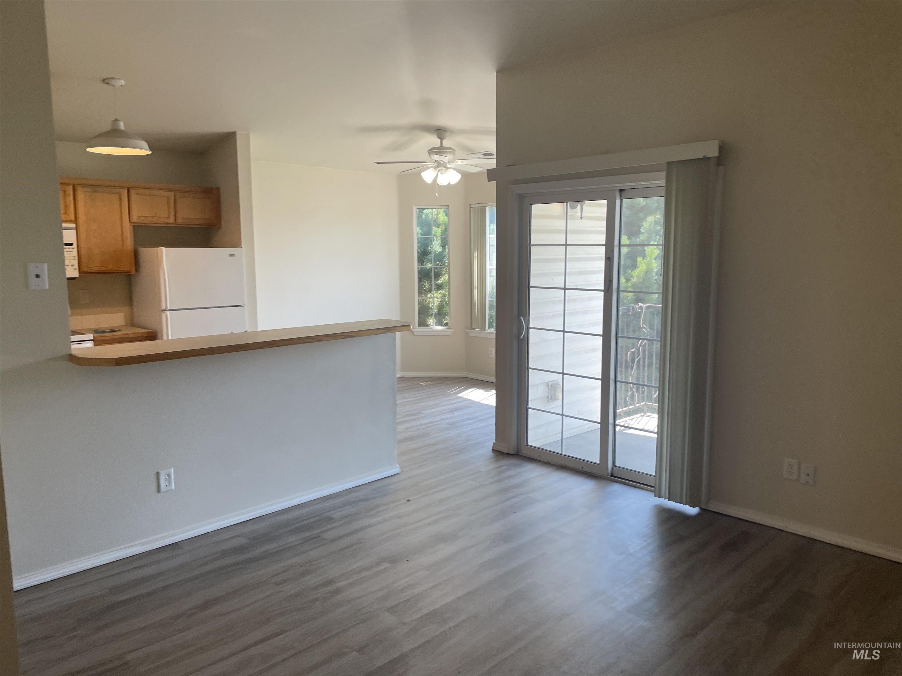 158 N Seafury Ln Apt 201, Boise, Idaho 83704, 3 Bedrooms, 2 Bathrooms, Rental For Rent, Price $1,900, 98961084