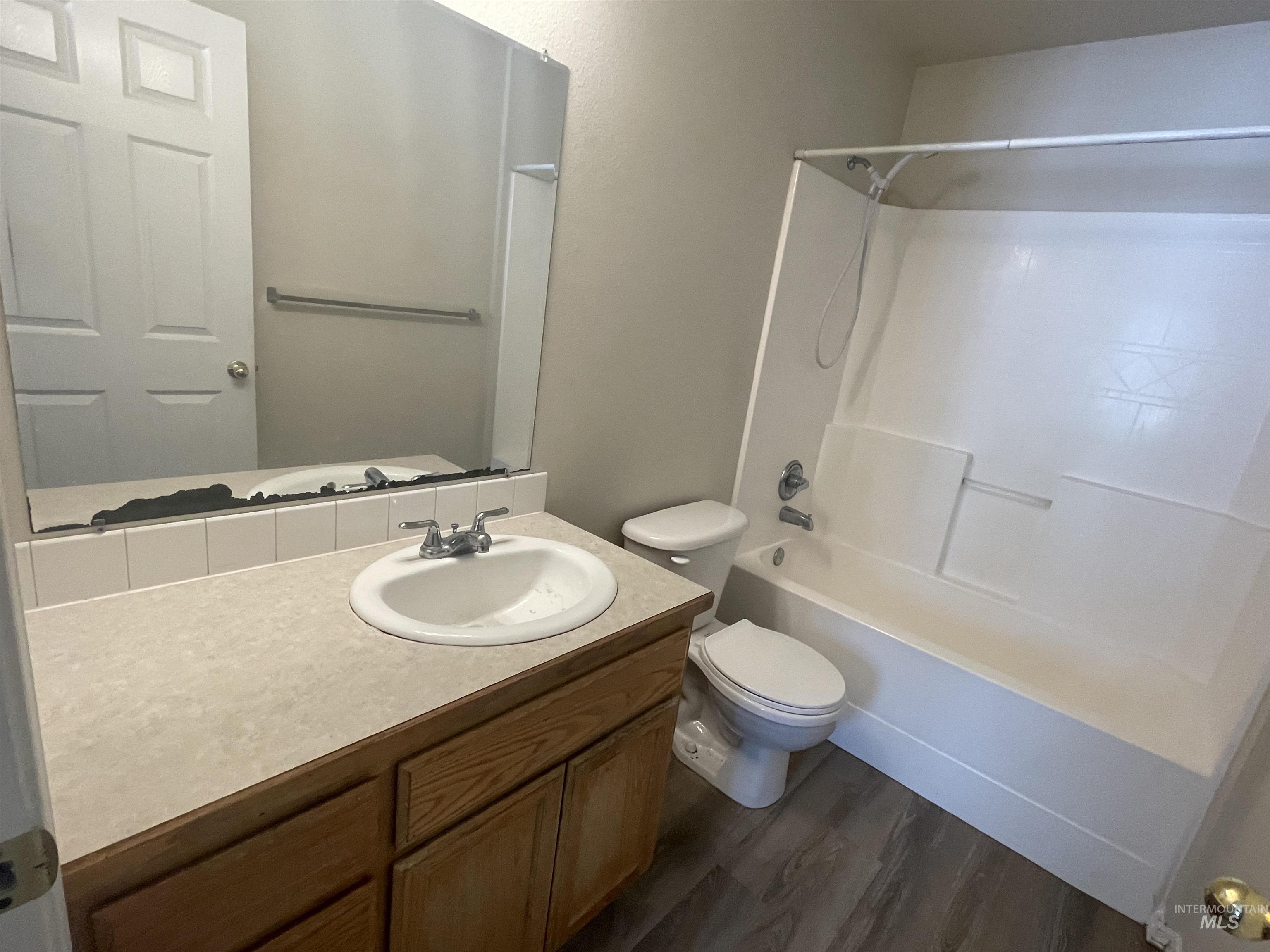 158 N Seafury Ln Apt 201, Boise, Idaho 83704, 3 Bedrooms, 2 Bathrooms, Rental For Rent, Price $1,900, 98961084