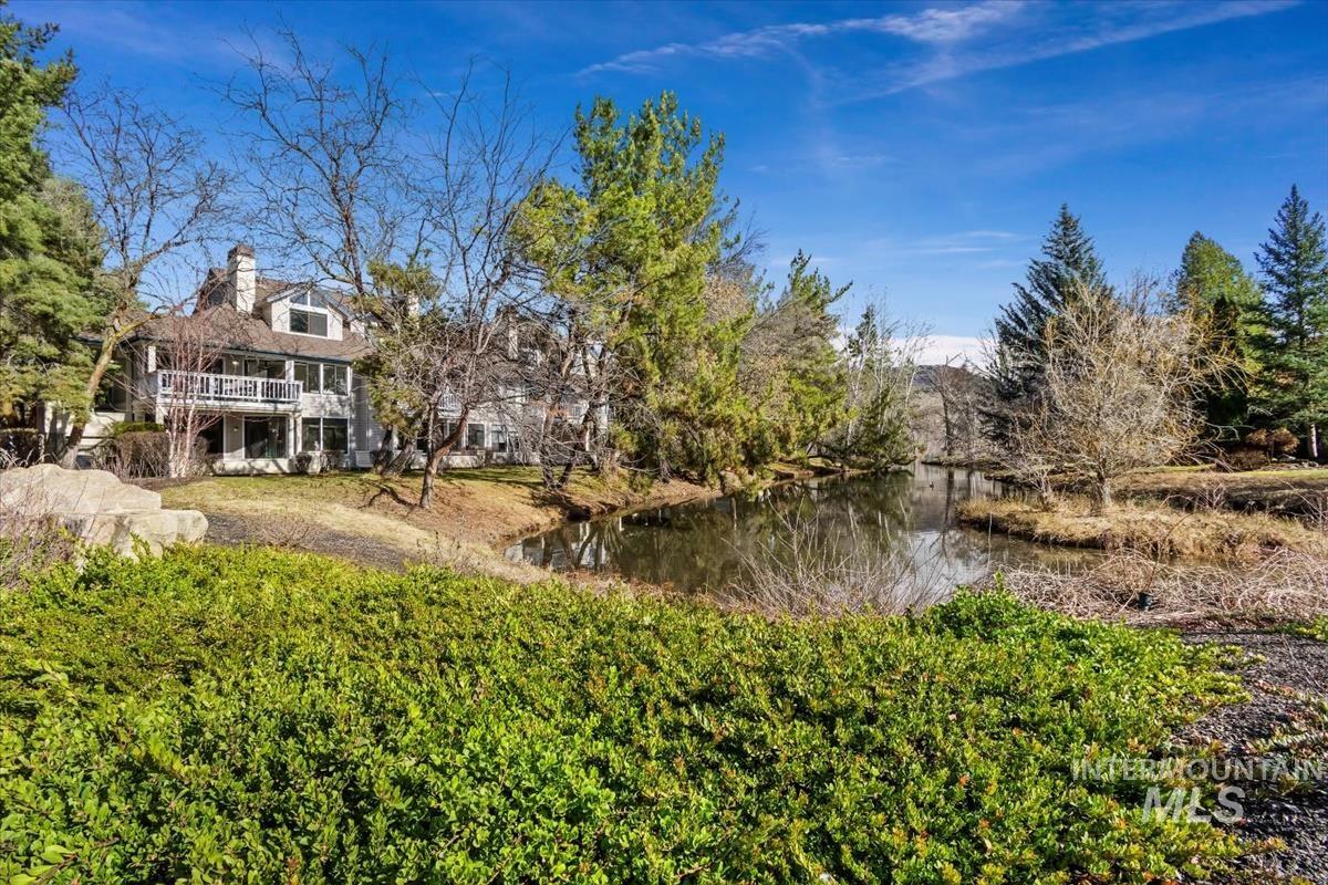 996 E Riverpark Ln, Boise, Idaho 83706, 2 Bedrooms, 2 Bathrooms, Residential For Sale, Price $539,900, 98961105