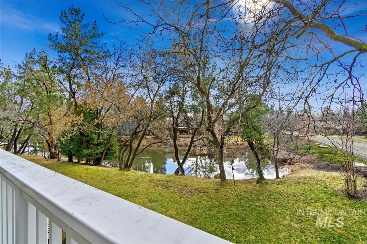 996 E Riverpark Ln, Boise, Idaho 83706, 2 Bedrooms, 2 Bathrooms, Residential For Sale, Price $539,900, 98961105