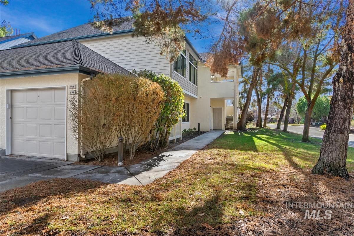 996 E Riverpark Ln, Boise, Idaho 83706, 2 Bedrooms, 2 Bathrooms, Residential For Sale, Price $539,900, 98961105