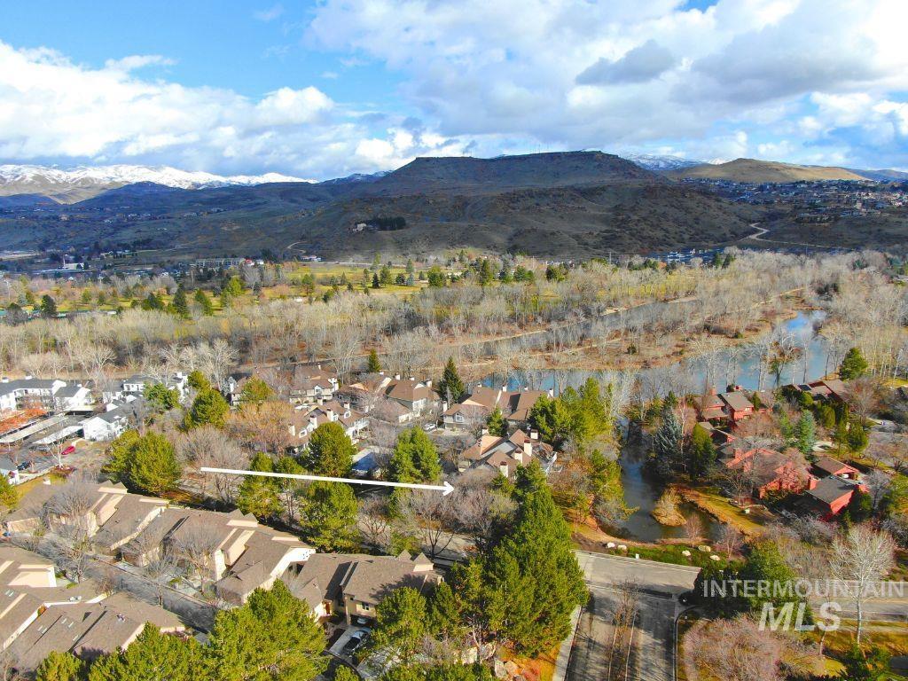 996 E Riverpark Ln, Boise, Idaho 83706, 2 Bedrooms, 2 Bathrooms, Residential For Sale, Price $539,900, 98961105